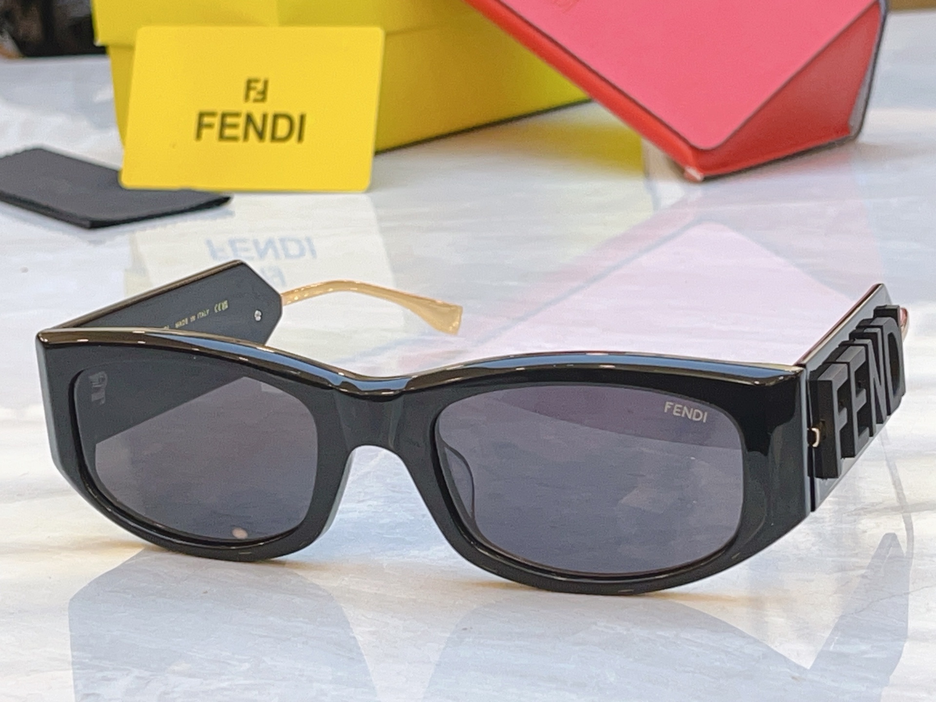 🆕 ，【FEN*】芬*迪新款太阳镜🕶️，MODEL：FE 4087，SIZE：55口21-145