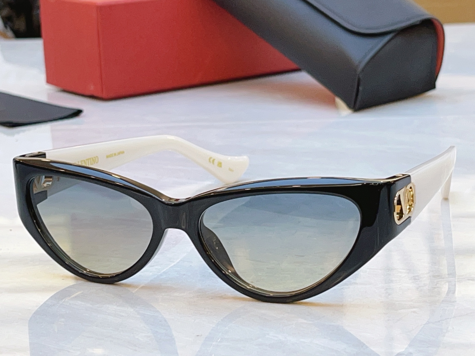 🆕 ，【VALENTIN*】华伦*天奴新款太阳镜，MODEL：VG0014S，SIZE：54口16-140
