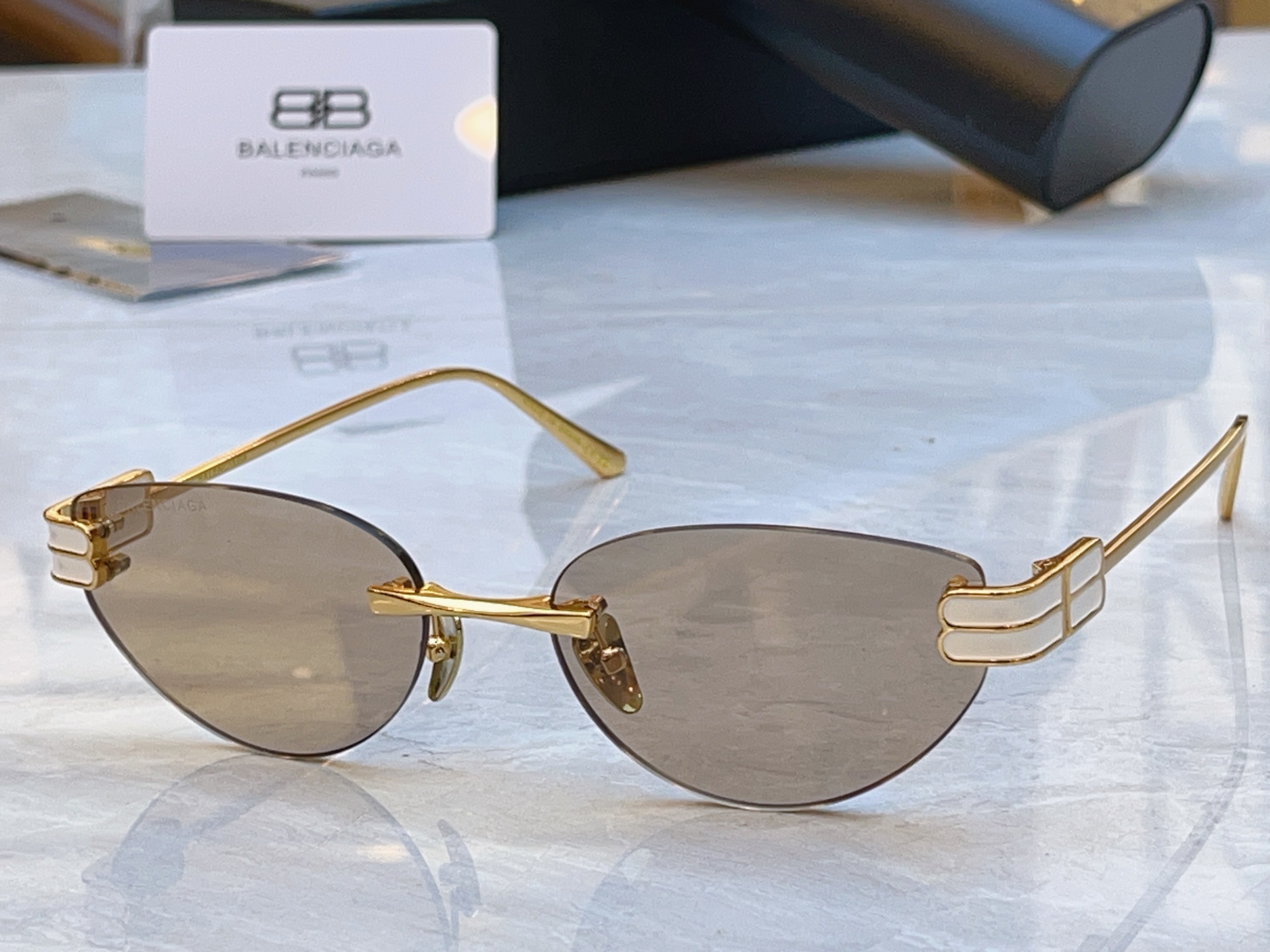 🆕 ，【BALENCIAG*】巴黎*世家新款太阳镜，MODEL：BB0486S，SIZE：57口18-145