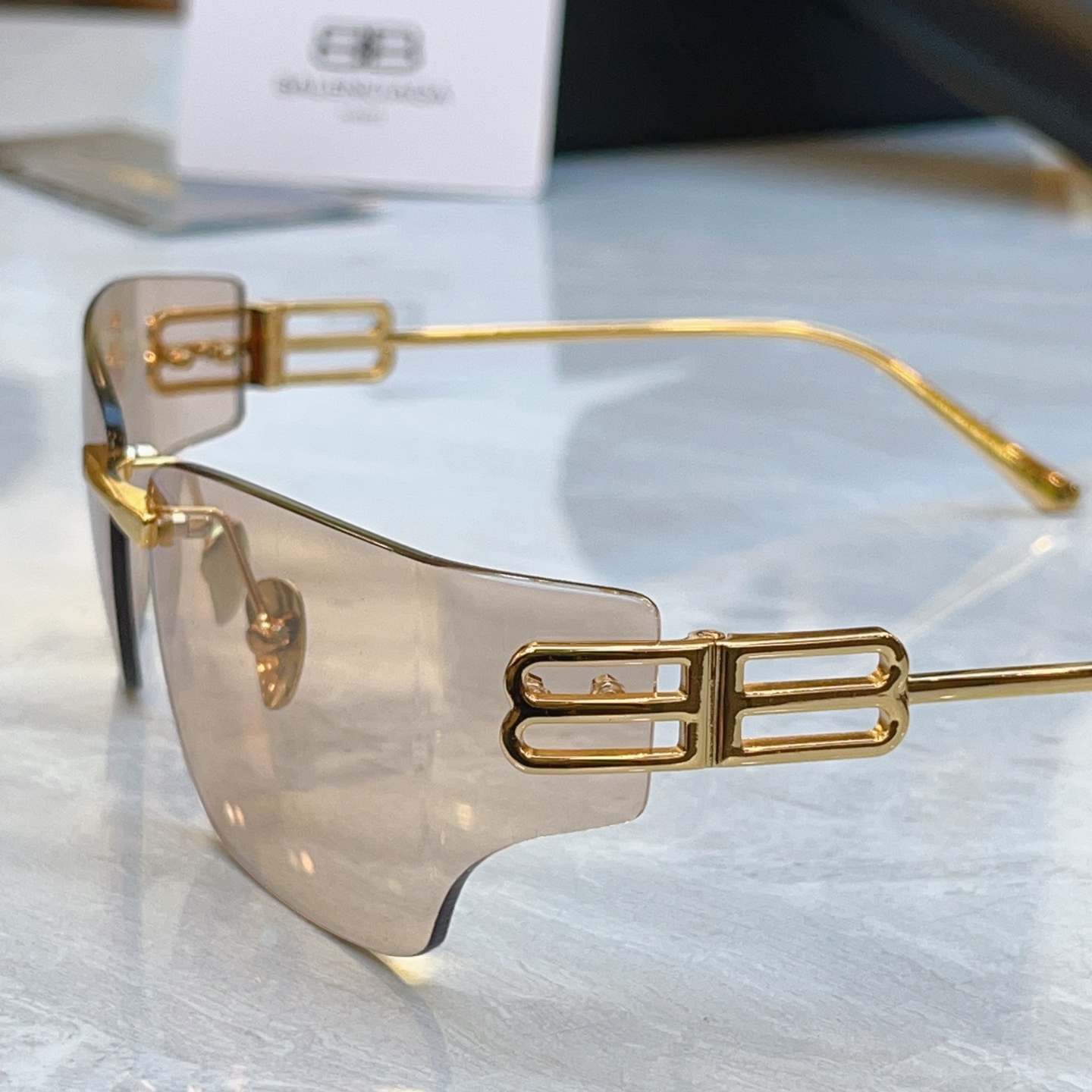🆕 ，【BALENCIAG*】巴黎*世家新款太阳镜，MODEL：BB0485S，SIZE：62口18-125