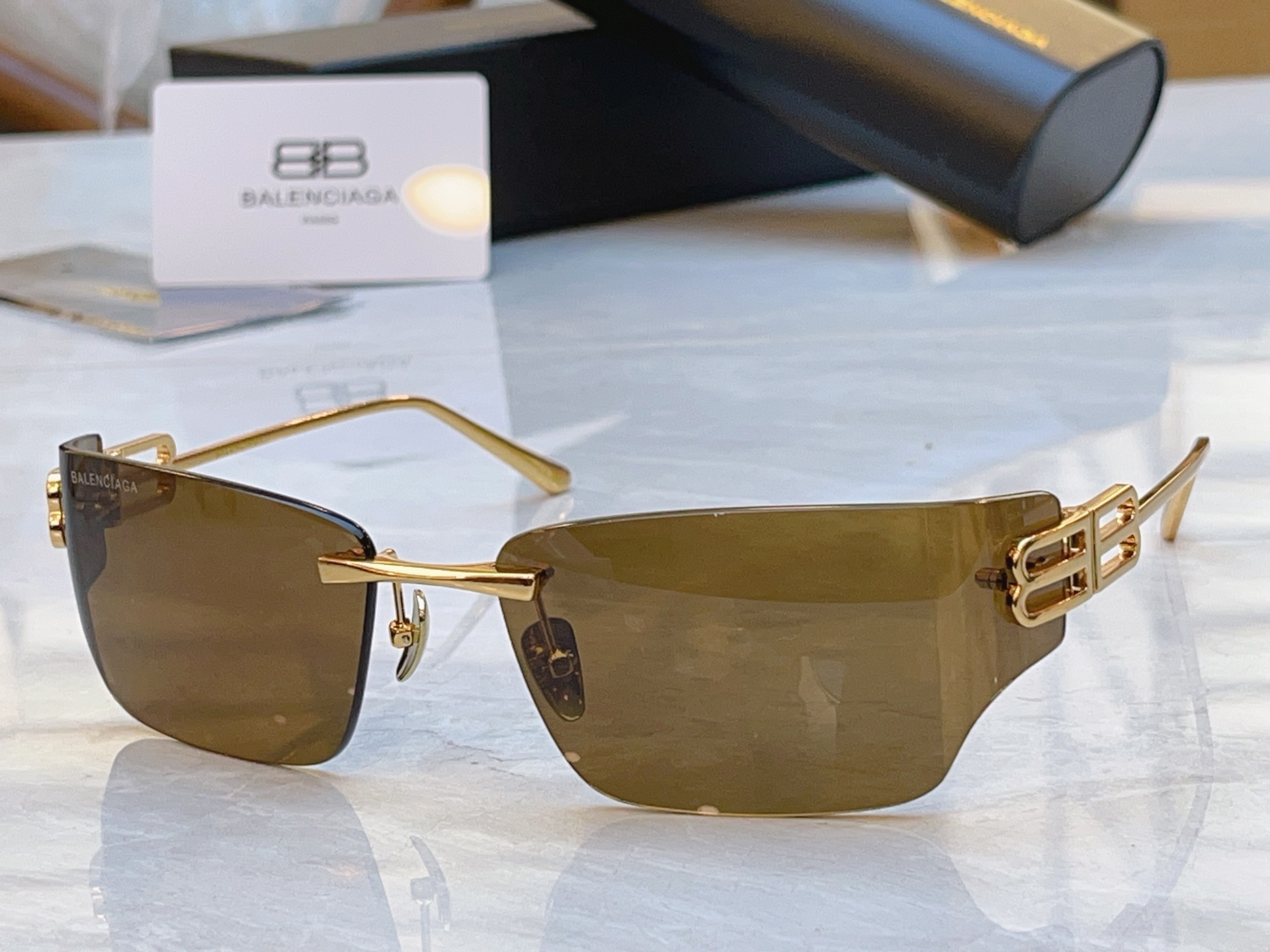 🆕 ，【BALENCIAG*】巴黎*世家新款太阳镜，MODEL：BB0485S，SIZE：62口18-125