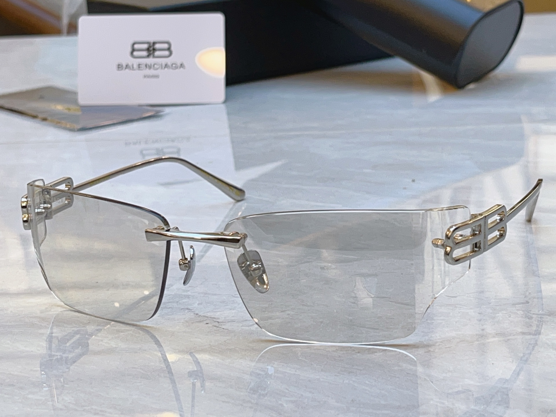 🆕 ，【BALENCIAG*】巴黎*世家新款太阳镜，MODEL：BB0485S，SIZE：62口18-125