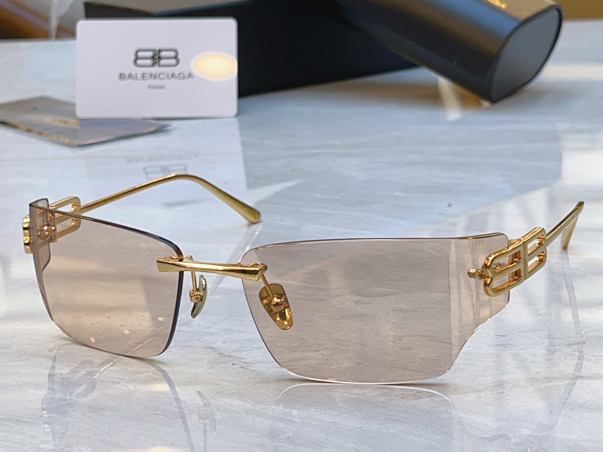 🆕 ，【BALENCIAG*】巴黎*世家新款太阳镜，MODEL：BB0485S，SIZE：62口18-125
