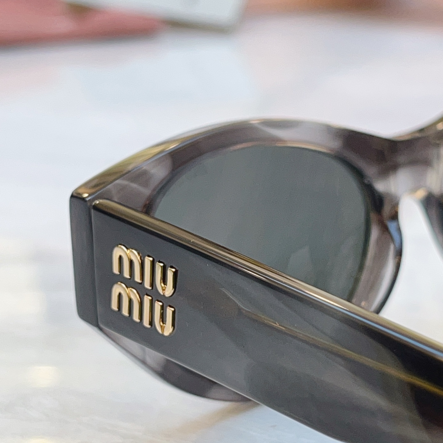 🆕 ，【MIUMI*】缪*缪新款太阳镜，Mod:MU C03SU，SIZE:54口17-140