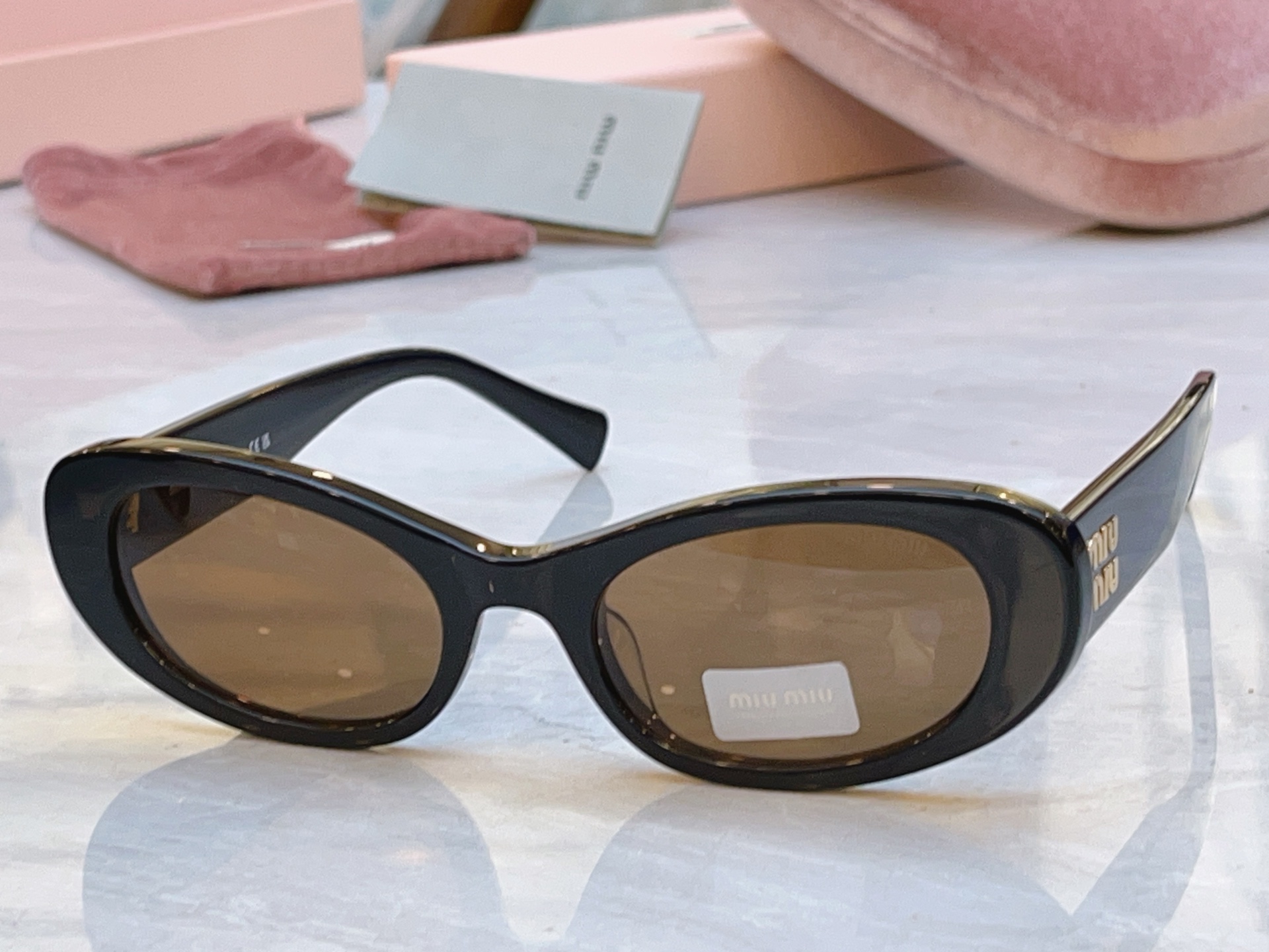 🆕 ，【MIUMI*】缪*缪新款太阳镜，Mod:SMU C02S，SIZE:53口20-140