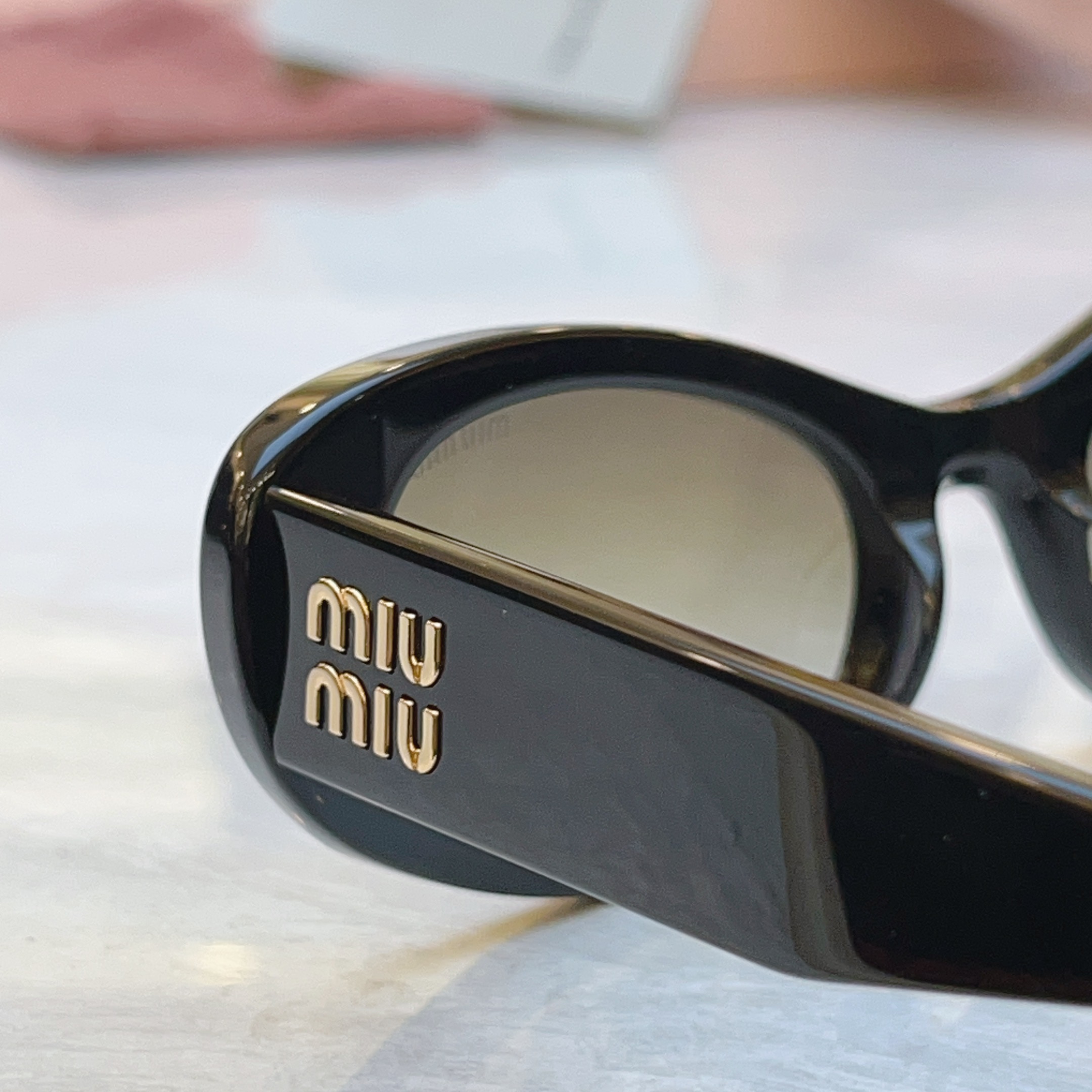 🆕 ，【MIUMI*】缪*缪新款太阳镜，Mod:SMU C02S，SIZE:53口20-140