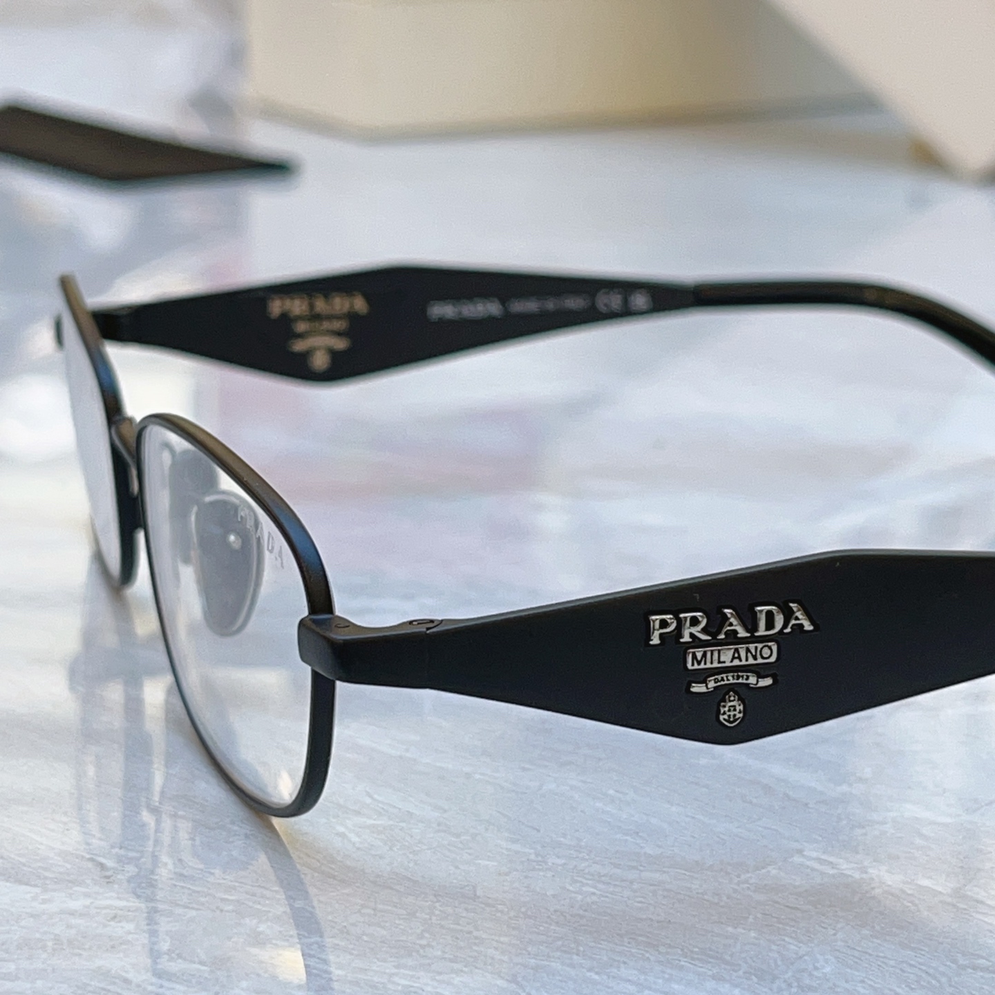，【PRAD*】普拉*达新款太阳镜🕶️ ，MODEL：PR D51S，SIZE：55口18-140