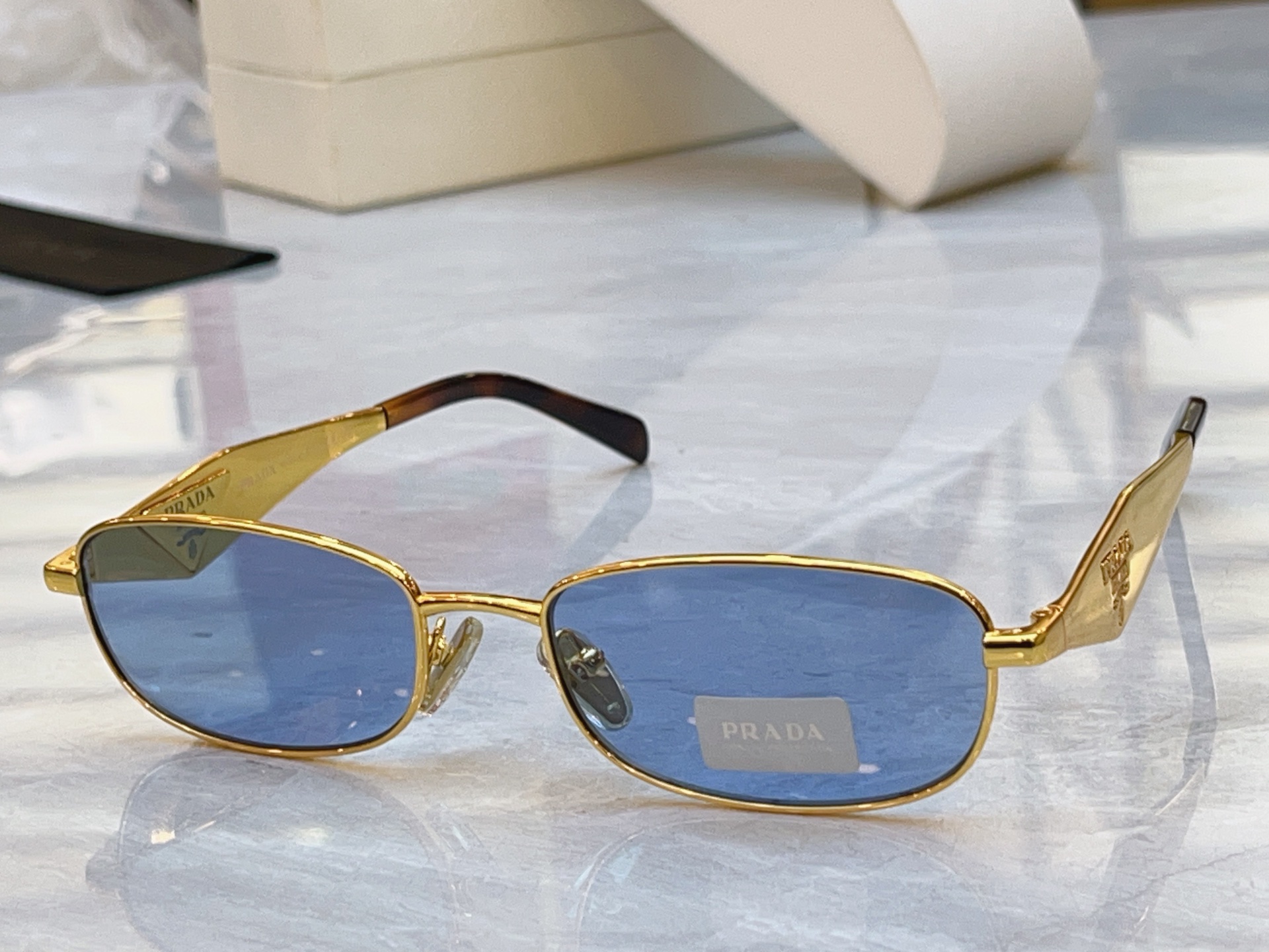 ，【PRAD*】普拉*达新款太阳镜🕶️ ，MODEL：PR D51S，SIZE：55口18-140