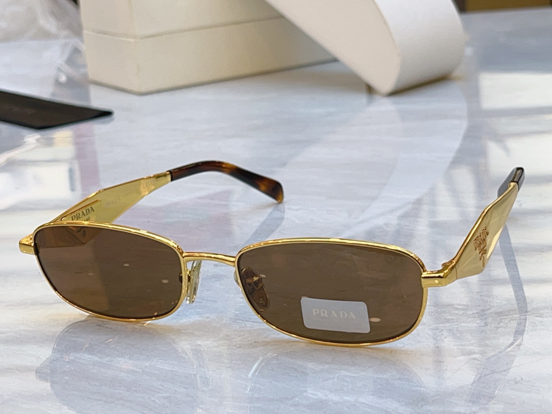 ，【PRAD*】普拉*达新款太阳镜🕶️ ，MODEL：PR D51S，SIZE：55口18-140