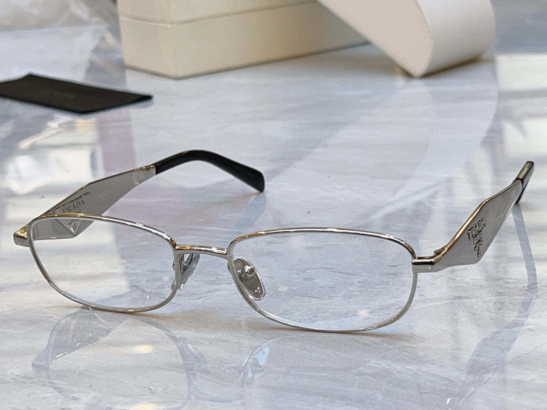 ，【PRAD*】普拉*达新款太阳镜🕶️ ，MODEL：PR D51S，SIZE：55口18-140