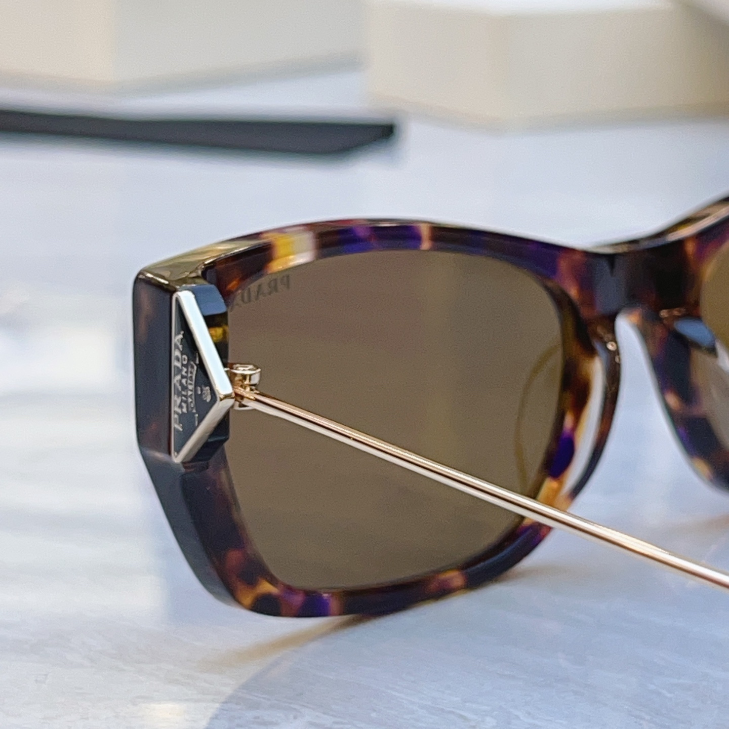 ，【PRAD*】普拉*达新款太阳镜🕶️ ，MODEL：PR D68S，SIZE：56口19-135
