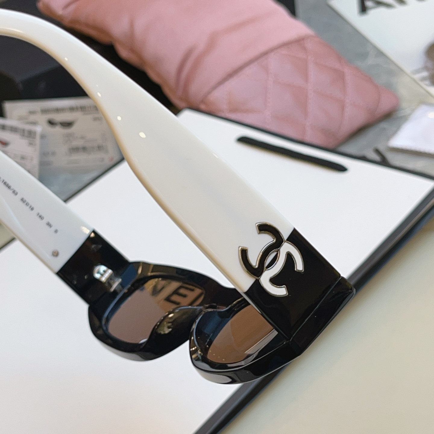 ，【CHANE*】香奈儿新款太阳镜🕶️，高版本，MODEL：CH5525，SIZE：52口19-140