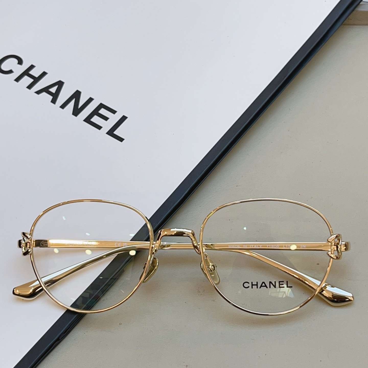 ，【CHANE*】香奈儿新款太阳镜 高版本✨，MODEL：71806，SIZE：57口17-140