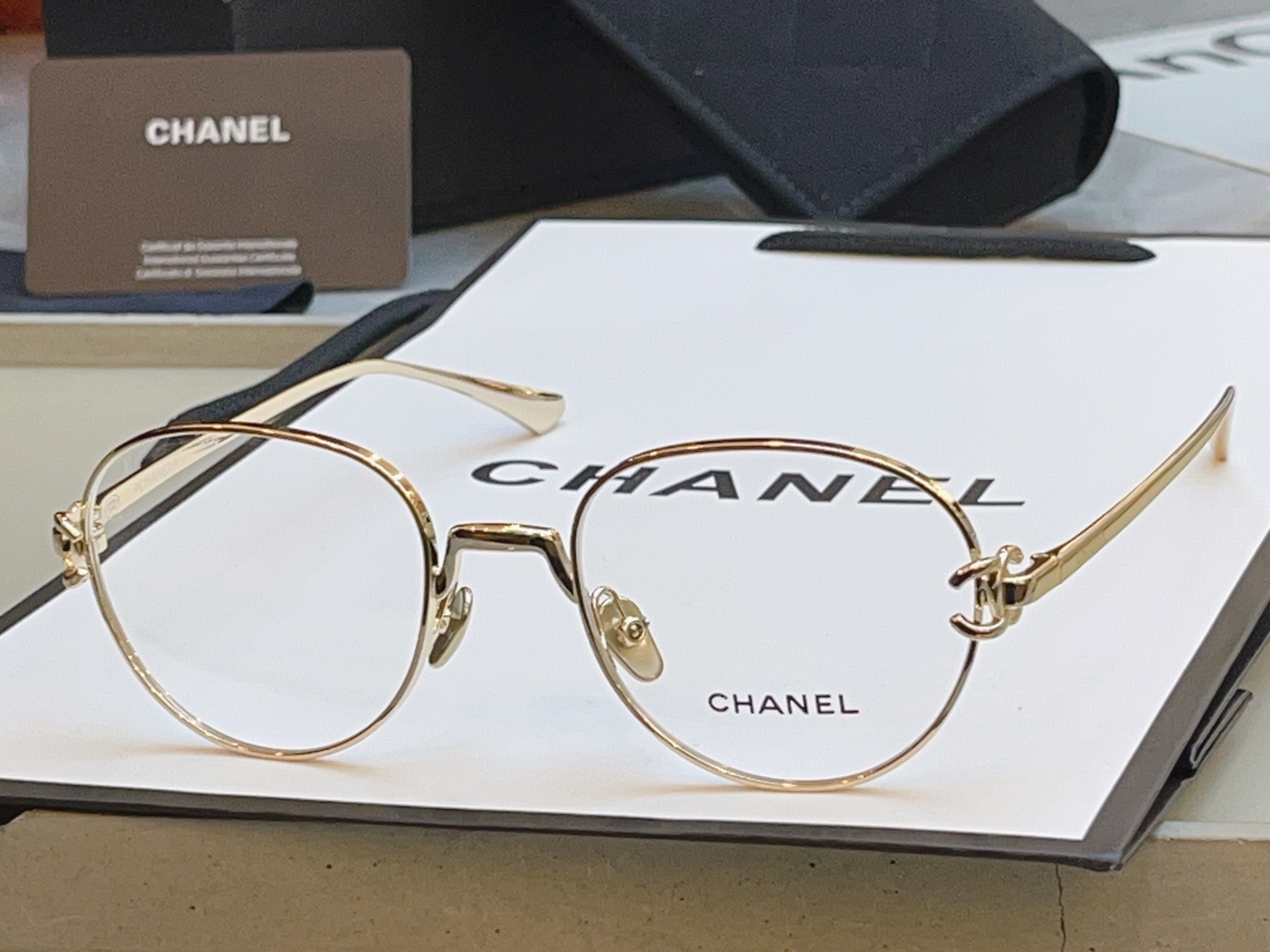 ，【CHANE*】香奈儿新款太阳镜 高版本✨，MODEL：71806，SIZE：57口17-140