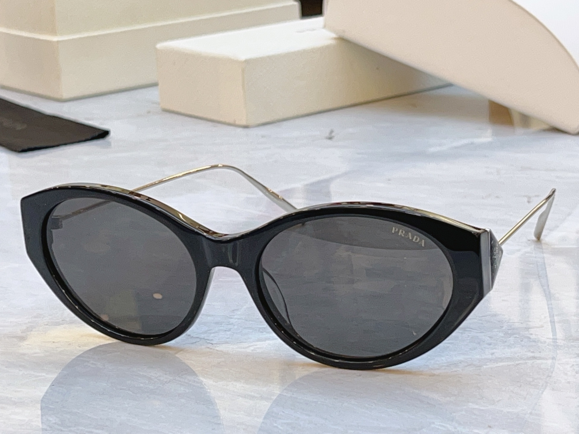 ，【PRAD*】普拉*达新款太阳镜🕶️ ，MODEL：PR D67S，SIZE：55口19-135