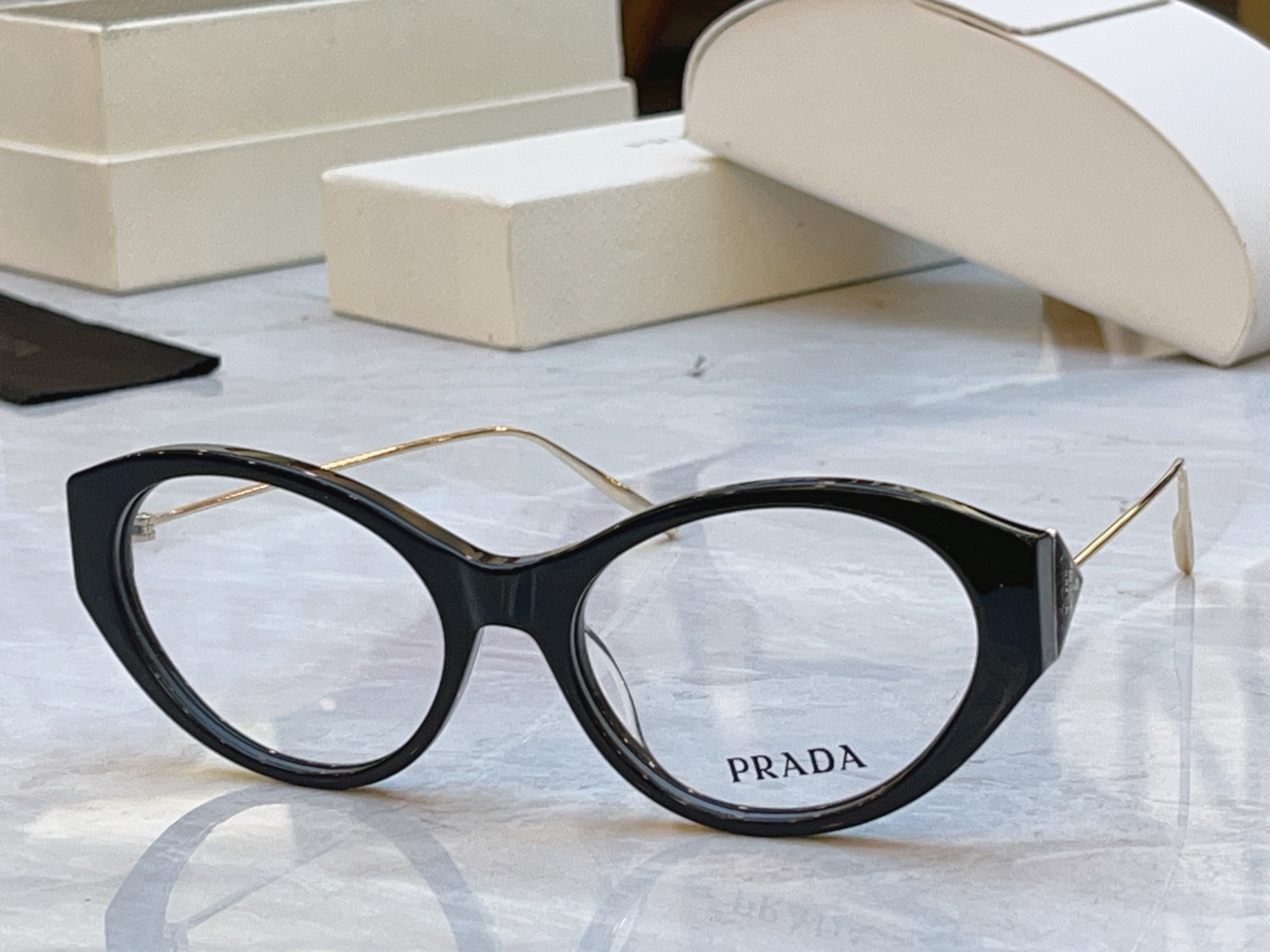 ，【PRAD*】普拉*达新款太阳镜🕶️ ，MODEL：PR D67S，SIZE：55口19-135