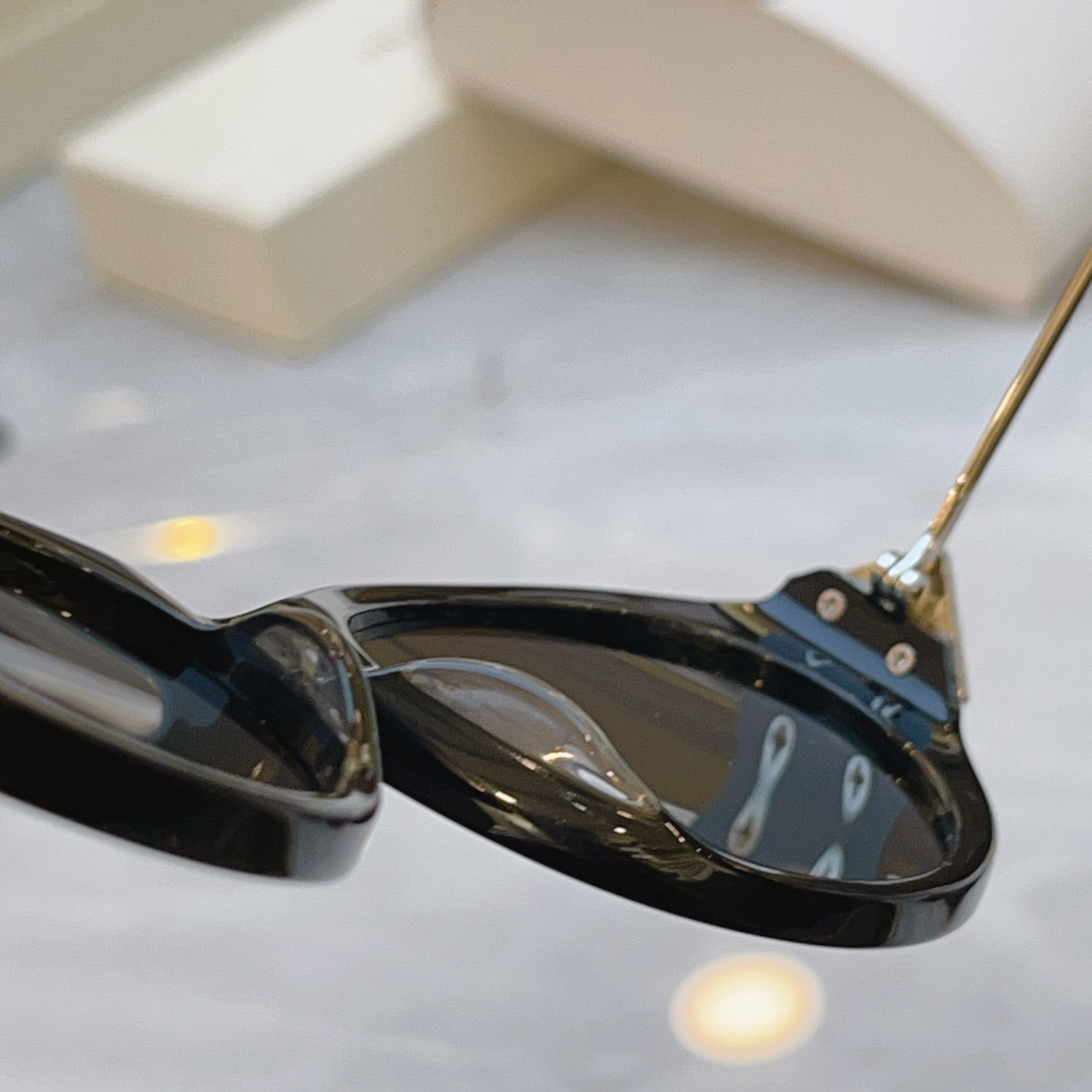 ，【PRAD*】普拉*达新款太阳镜🕶️ ，MODEL：PR D67S，SIZE：55口19-135