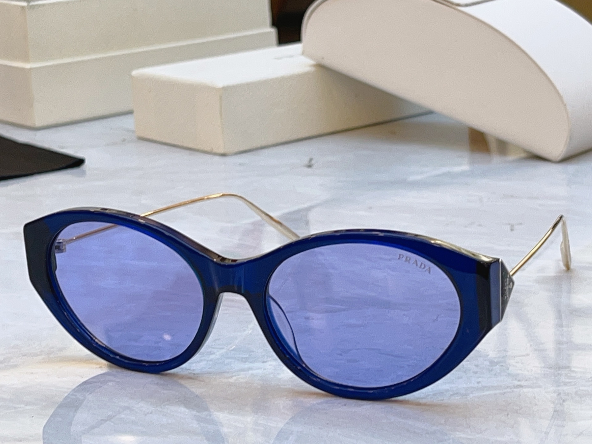 ，【PRAD*】普拉*达新款太阳镜🕶️ ，MODEL：PR D67S，SIZE：55口19-135