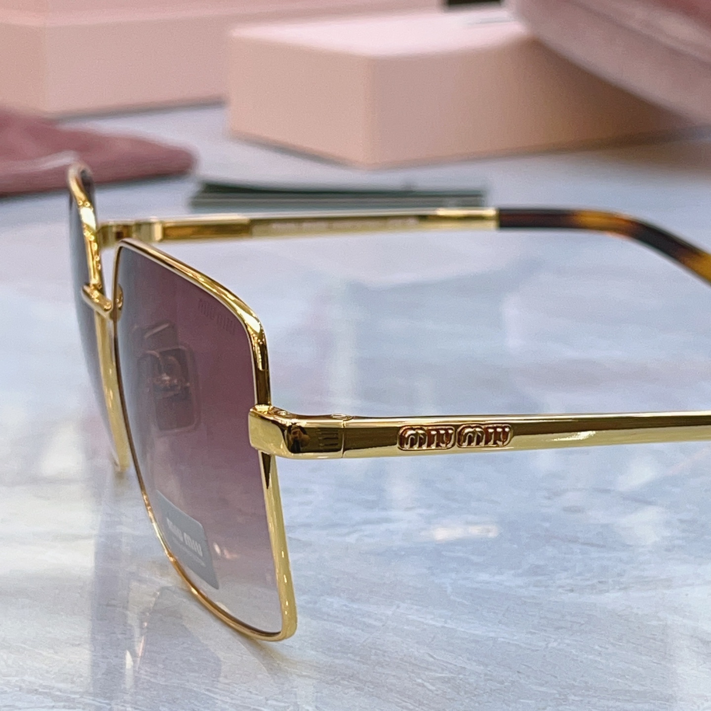 ，【MIUMI*】缪*缪新款太阳镜，Mod:MU C53S，SIZE:59口17-140