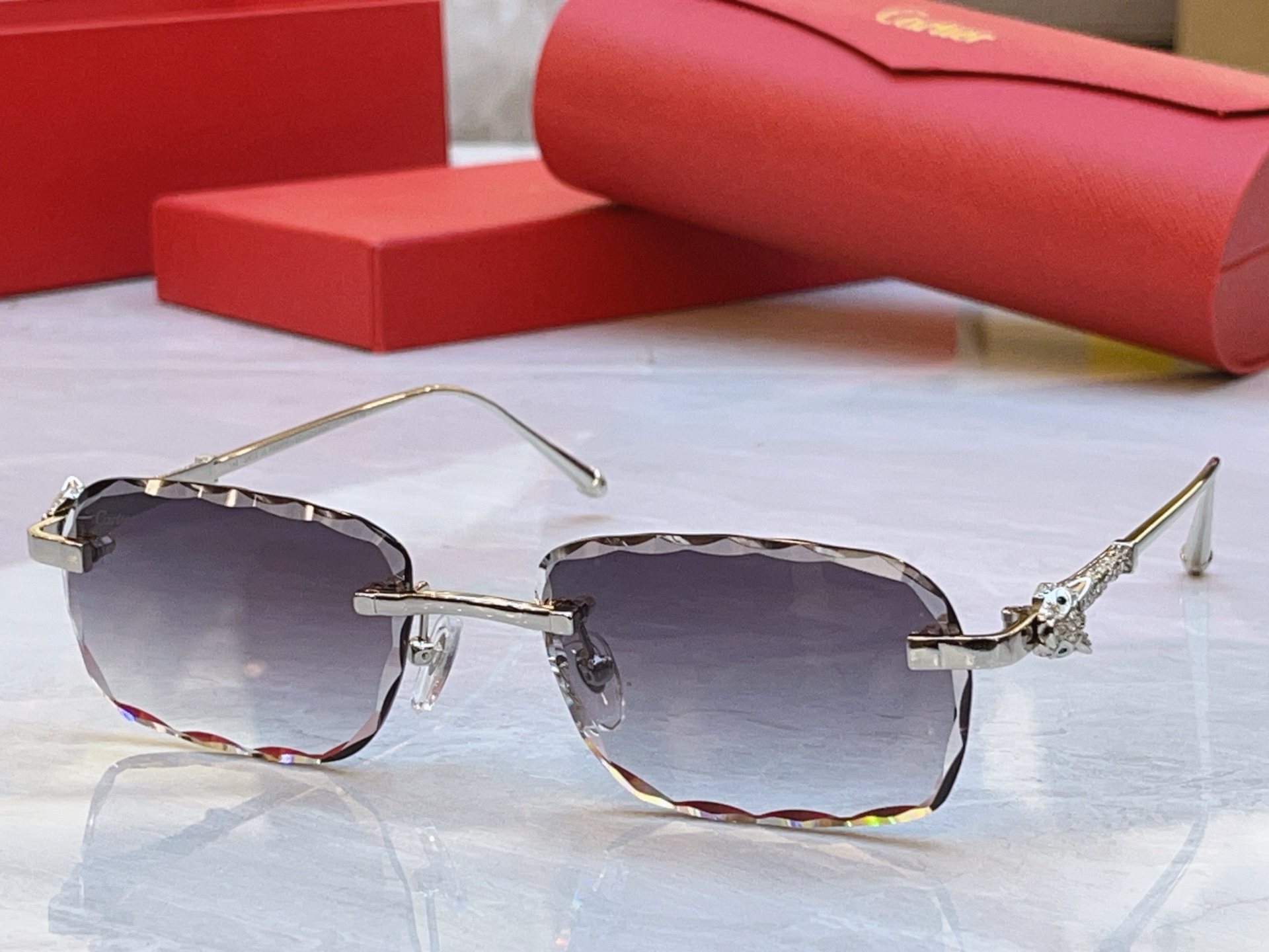 ，【CARTIE*】卡地*亚新款太阳镜，CT01842O，size: 56口18-145