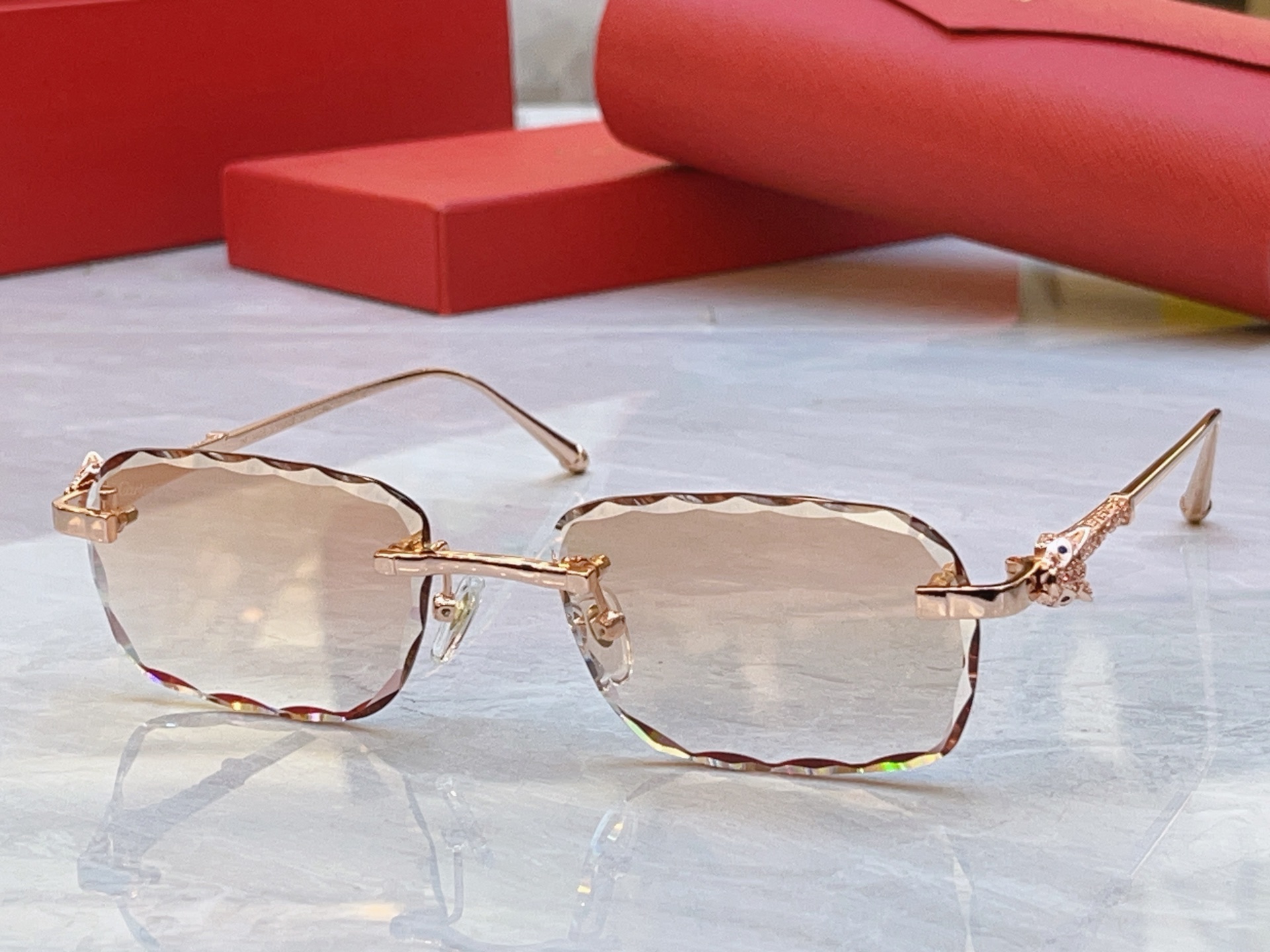 ，【CARTIE*】卡地*亚新款太阳镜，CT01842O，size: 56口18-145