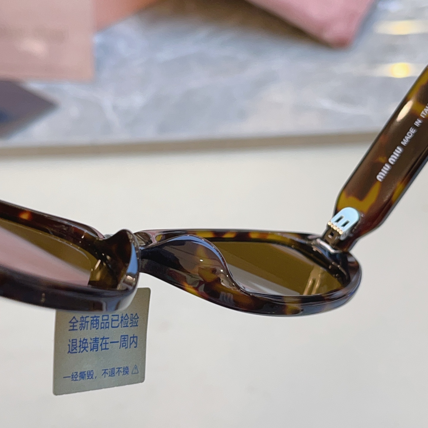 ，【MIUMI*】缪*缪新款太阳镜 高版本✨，Mod:MU 06ZV，SIZE:54口18-140