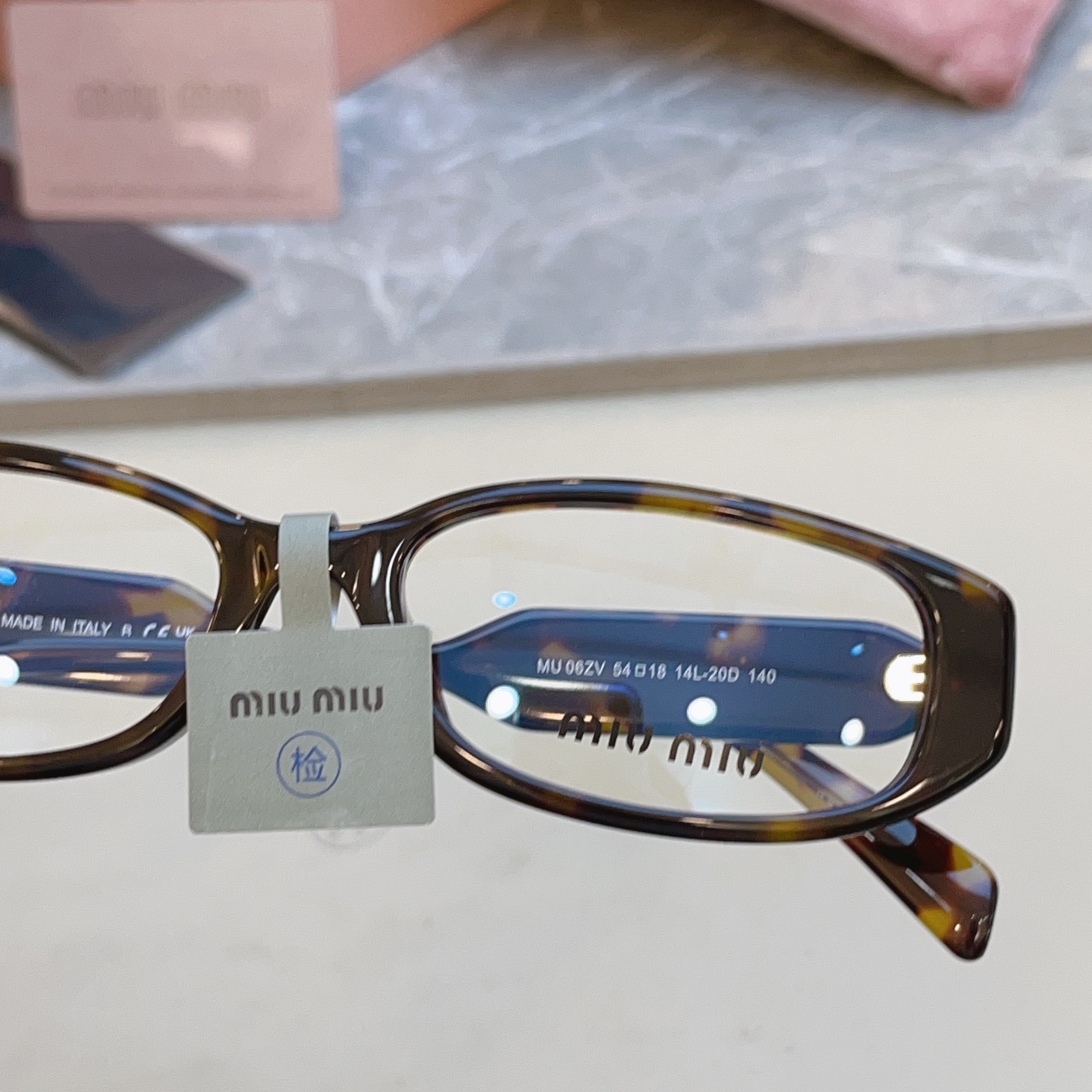 ，【MIUMI*】缪*缪新款太阳镜 高版本✨，Mod:MU 06ZV，SIZE:54口18-140