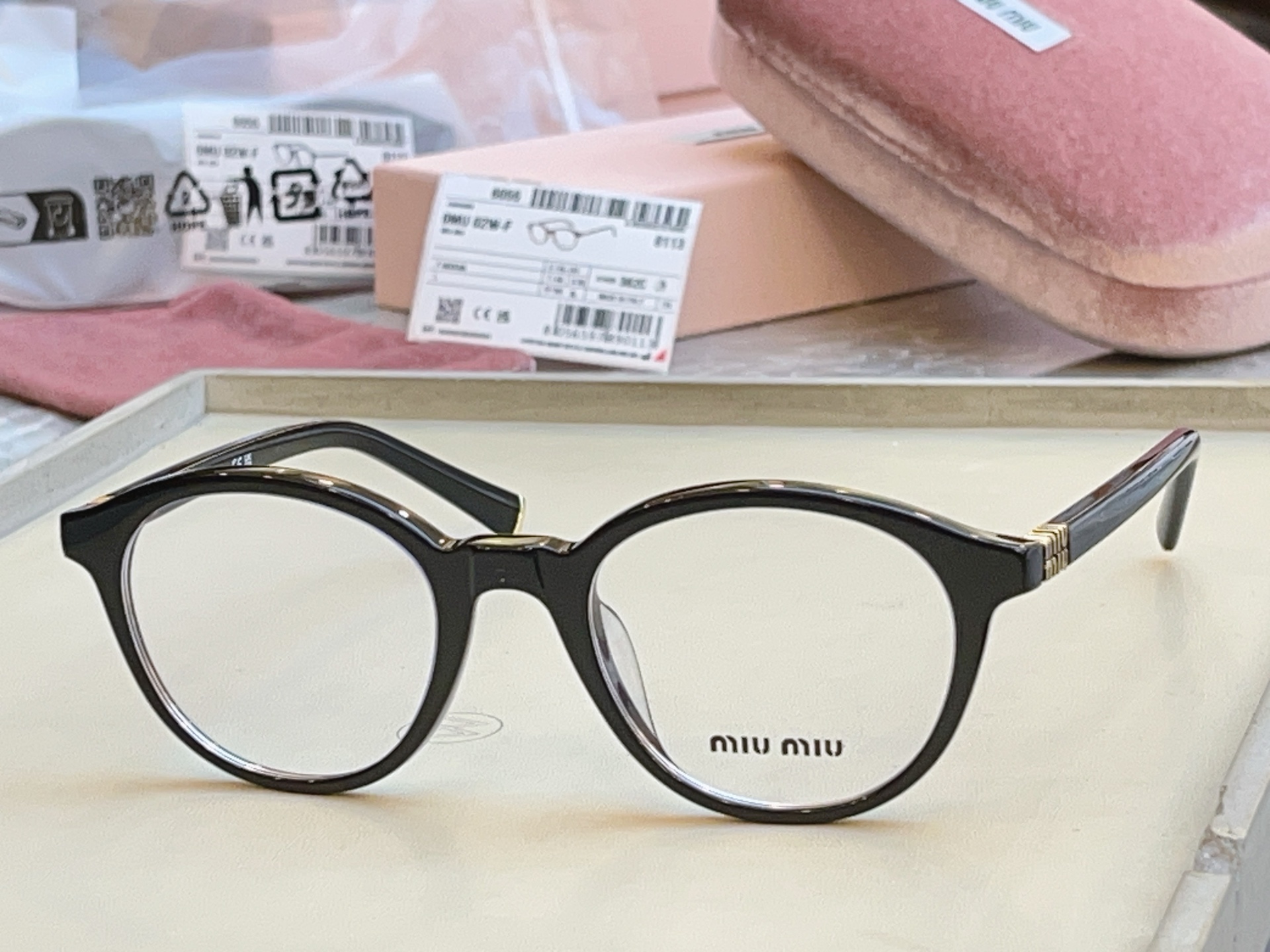 ，【MIUMI*】缪*缪新款太阳镜 高版本✨，Mod:MU 06ZV，SIZE:54口18-140