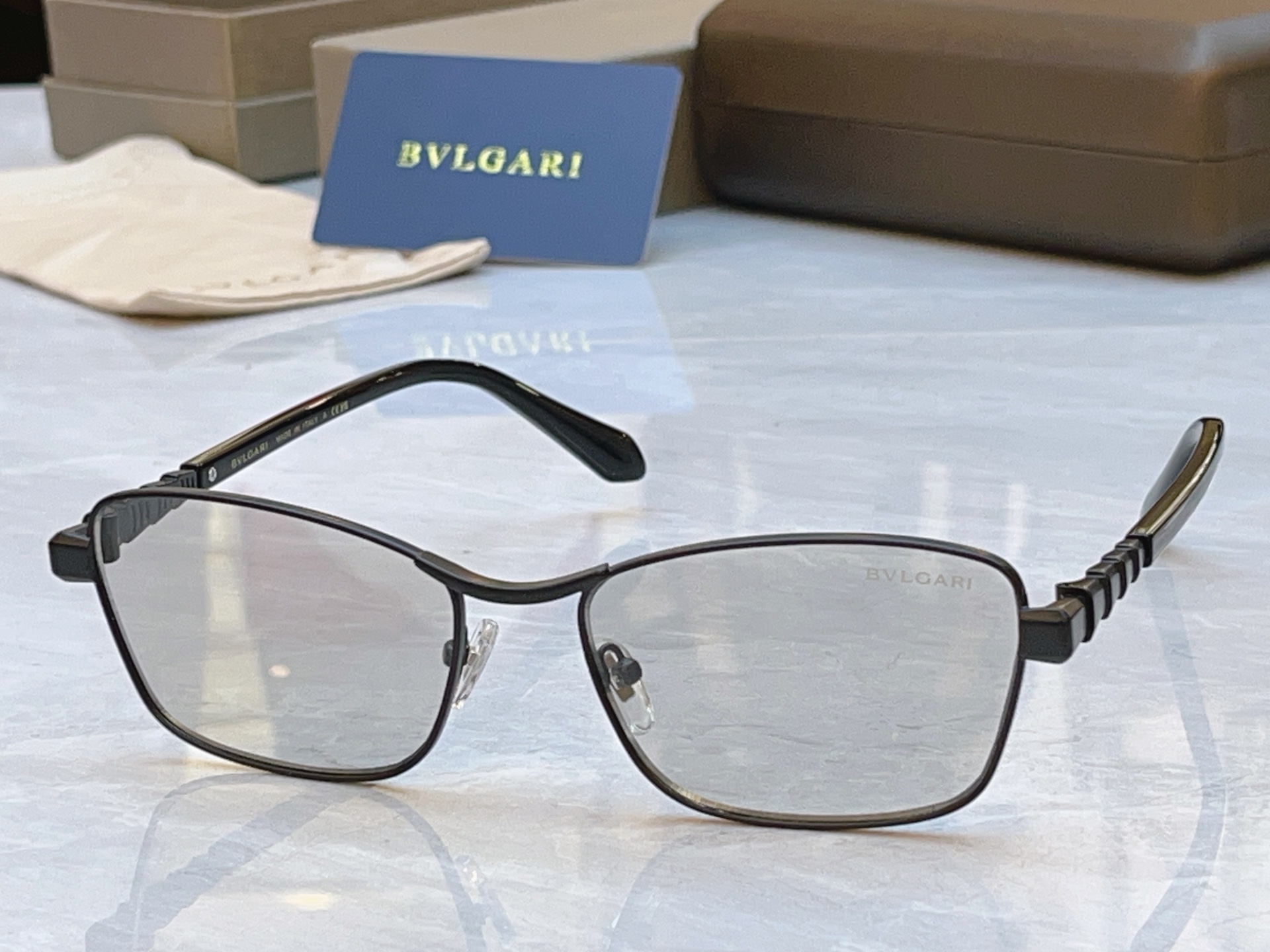 ，【BVLGA*】宝格*丽新款太阳镜，MODEL：BV 42356U，SIZE：59口18-148