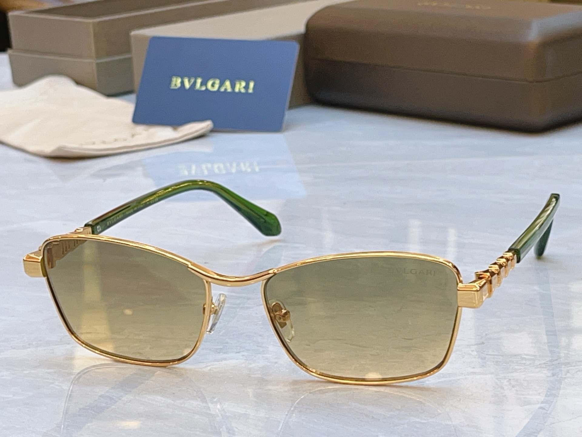 ，【BVLGA*】宝格*丽新款太阳镜，MODEL：BV 42356U，SIZE：59口18-148