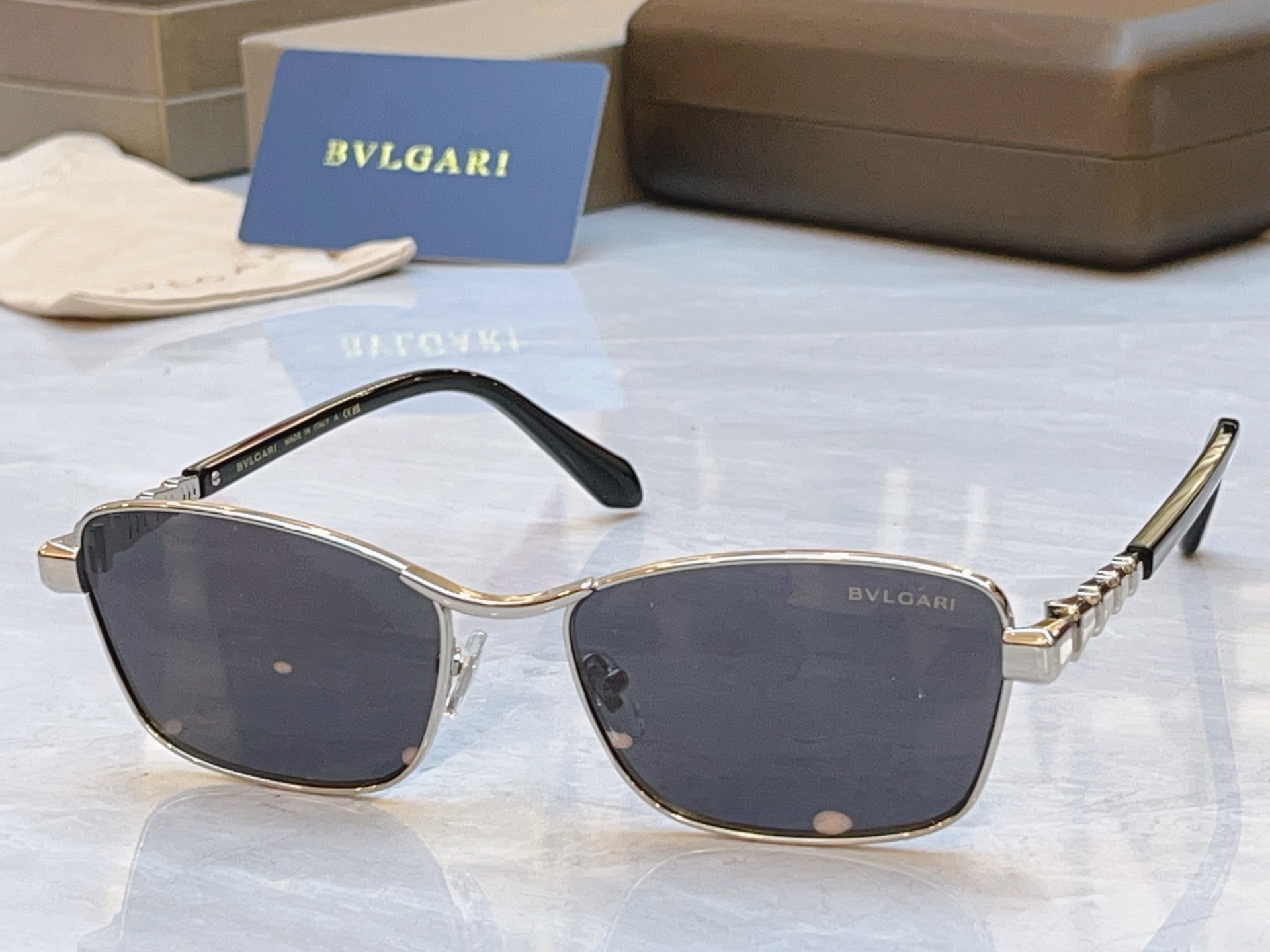 ，【BVLGA*】宝格*丽新款太阳镜，MODEL：BV 42356U，SIZE：59口18-148