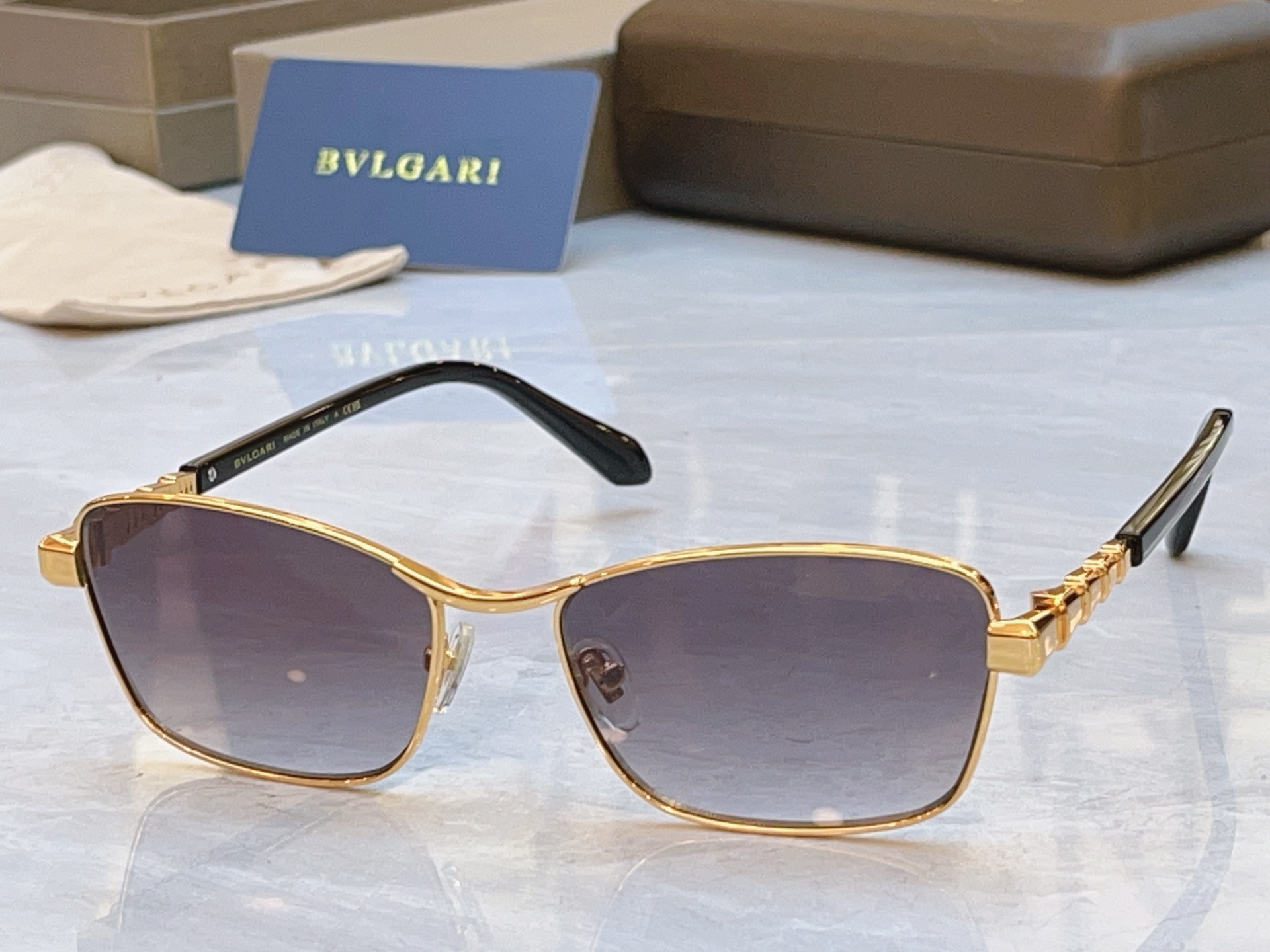，【BVLGA*】宝格*丽新款太阳镜，MODEL：BV 42356U，SIZE：59口18-148