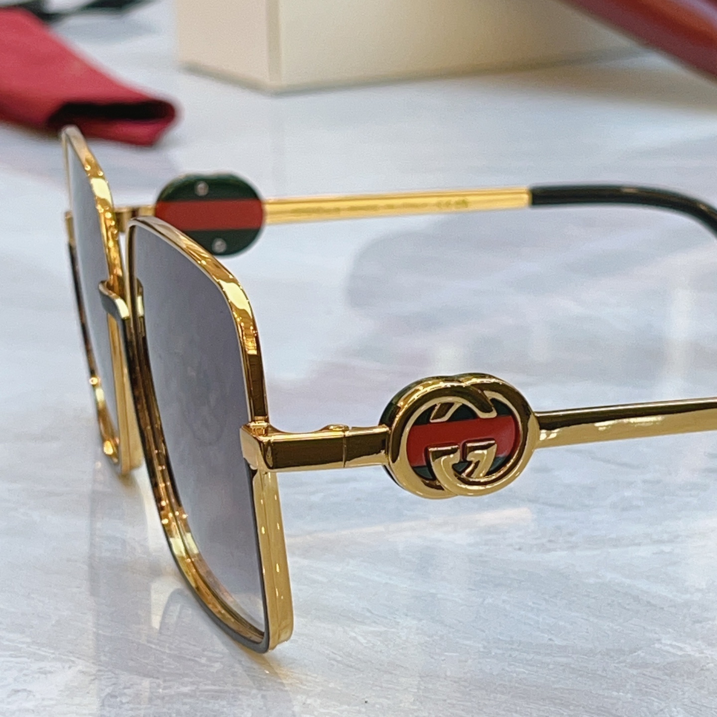 ，【GUCC*】古*驰新款太阳镜，MODEL：GG7235，SIZE:58口17-146