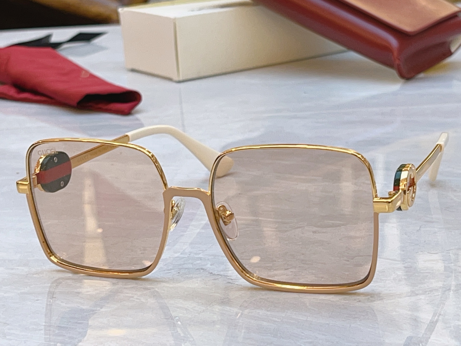 ，【GUCC*】古*驰新款太阳镜，MODEL：GG7235，SIZE:58口17-146