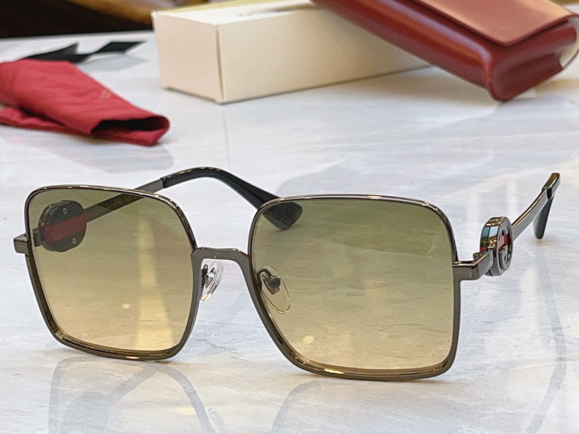 ，【GUCC*】古*驰新款太阳镜，MODEL：GG7235，SIZE:58口17-146
