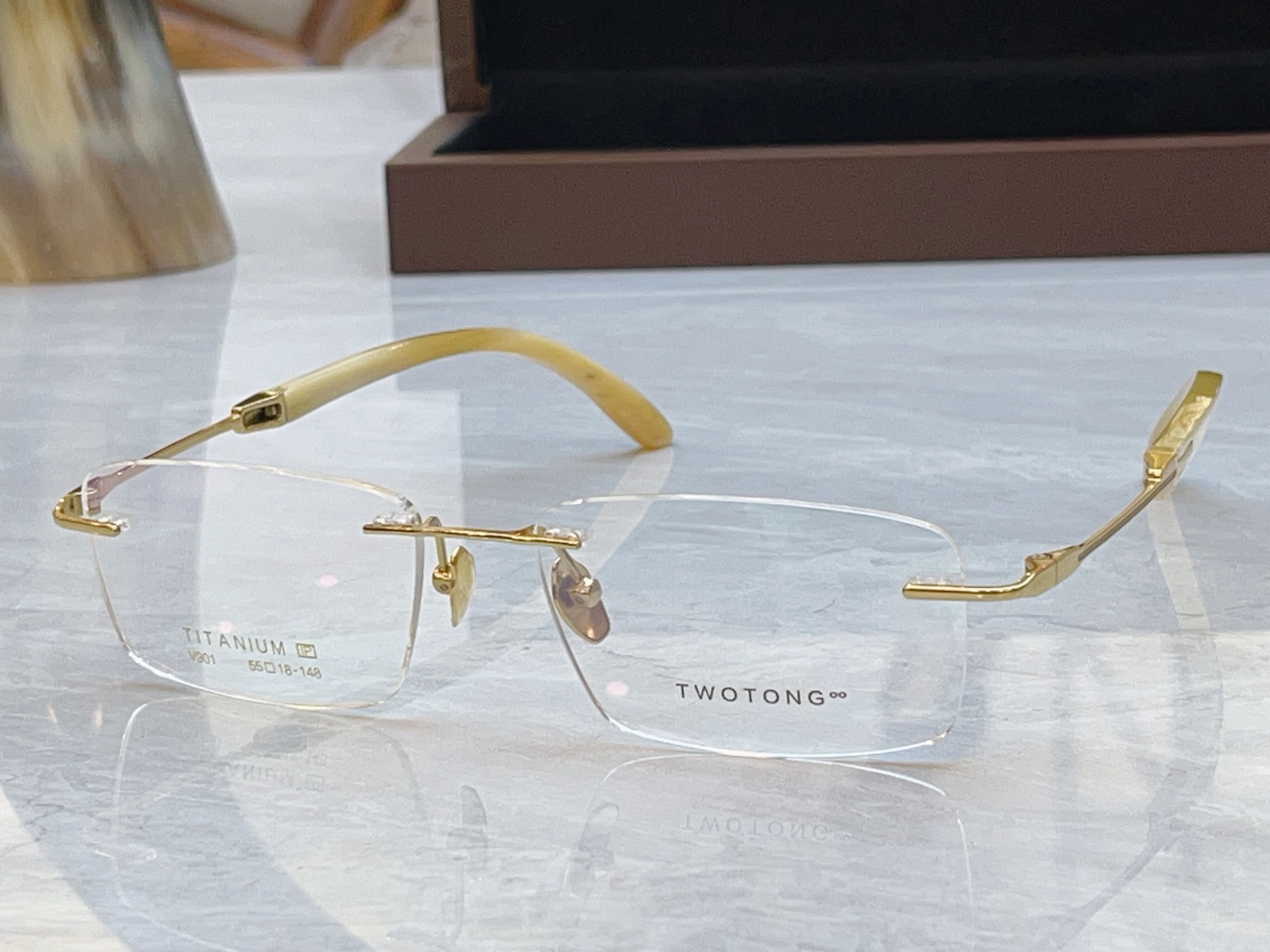 ，【TWOTONG】新款眼镜架，MODEL：V901，SIZE：55口18-148，钛框 牛角镜腿✨【配木盒+袋+牛角护