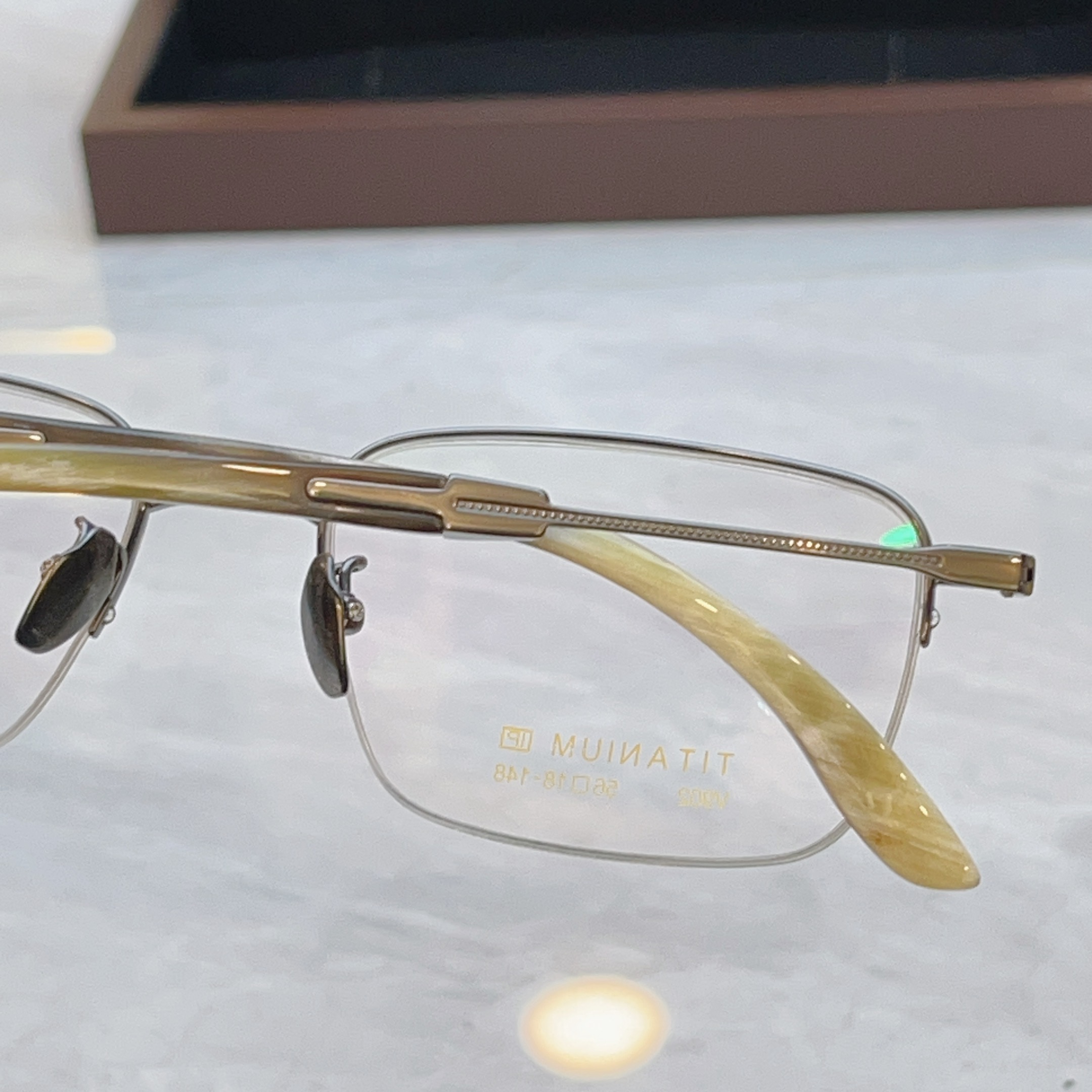 ，【TWOTONG】新款眼镜架，MODEL：V902，SIZE：56口18-146，钛框 牛角镜腿✨【配木盒+袋+牛角护