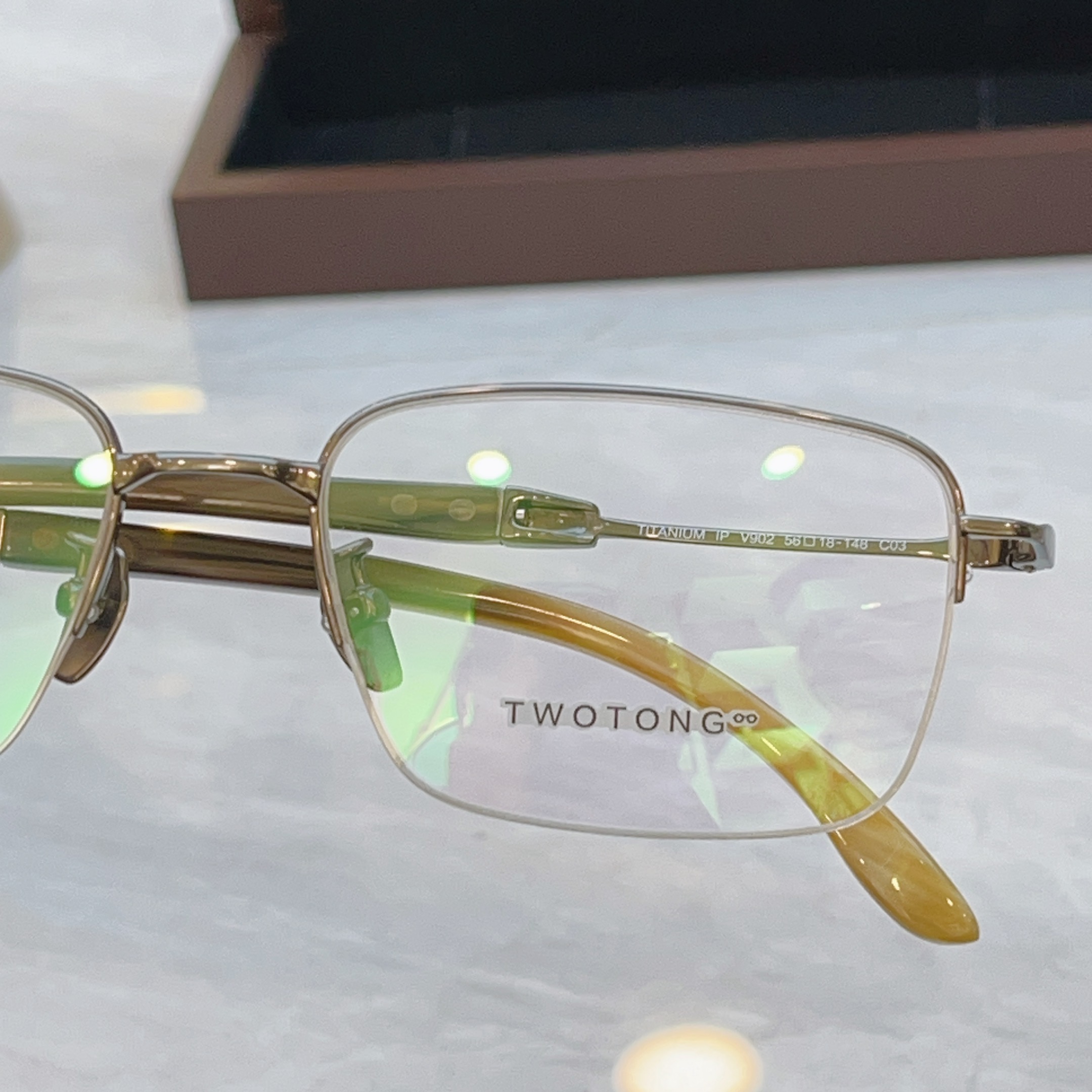 ，【TWOTONG】新款眼镜架，MODEL：V902，SIZE：56口18-146，钛框 牛角镜腿✨【配木盒+袋+牛角护