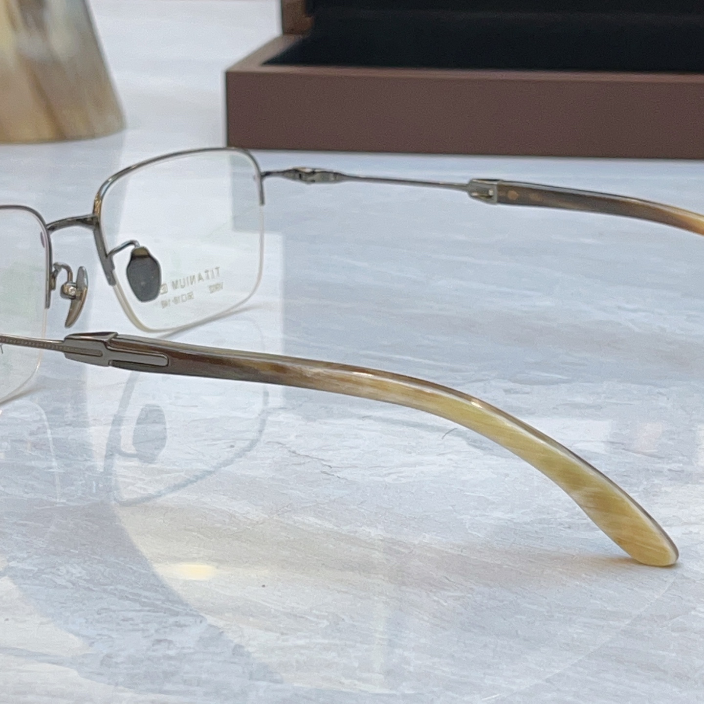 ，【TWOTONG】新款眼镜架，MODEL：V902，SIZE：56口18-146，钛框 牛角镜腿✨【配木盒+袋+牛角护