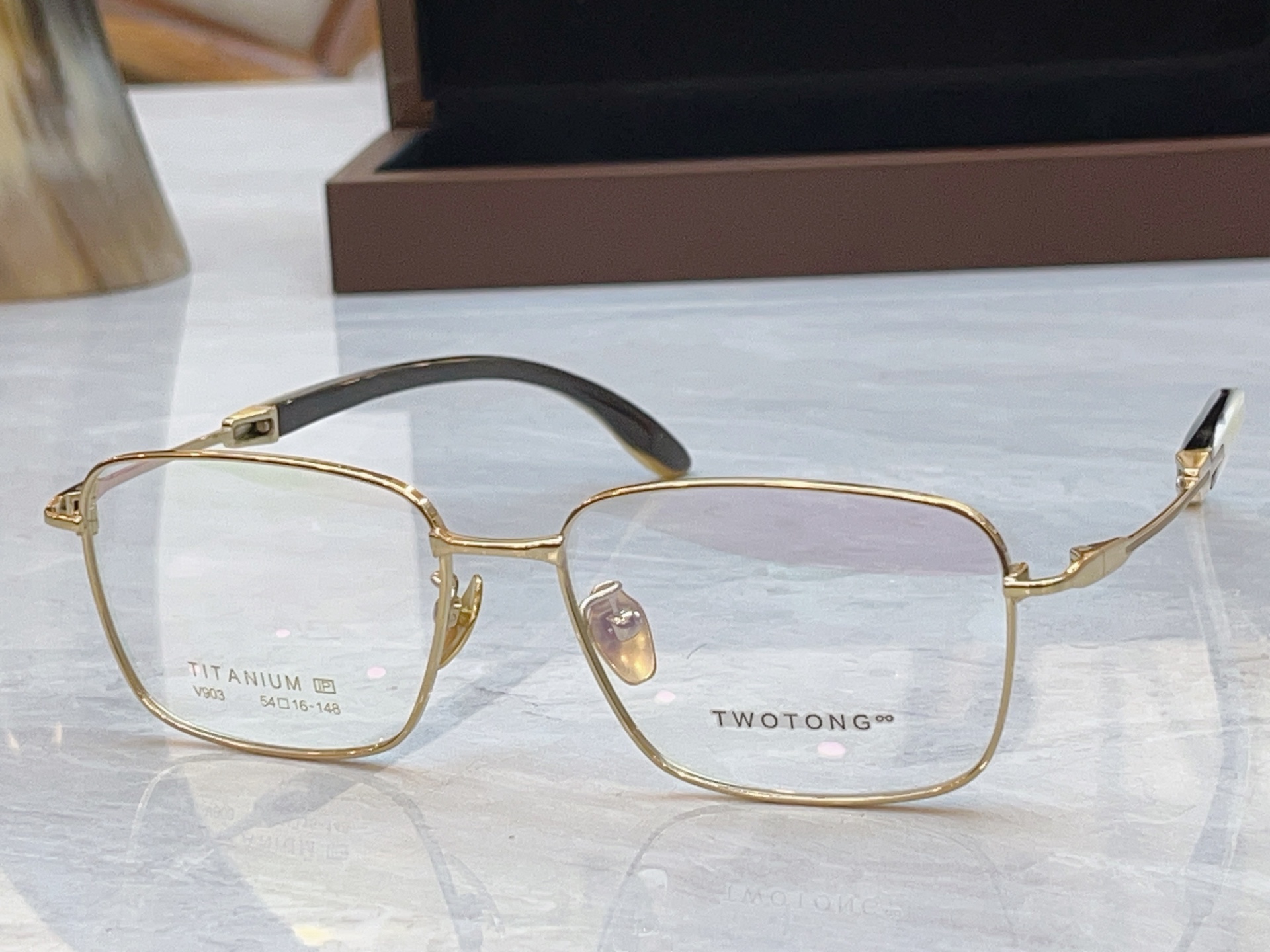 ，【TWOTONG】新款眼镜架，MODEL：V903，SIZE：54口16-148，钛框 牛角镜腿✨【配木盒+袋+牛角护