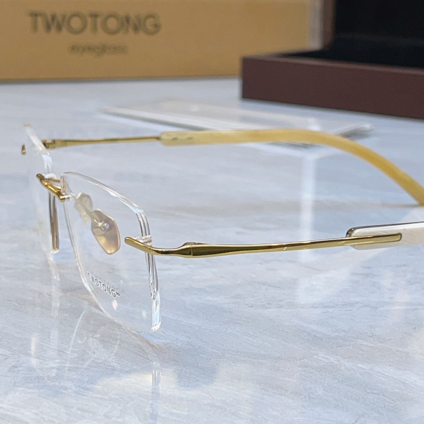 ，【TWOTONG】新款眼镜架，MODEL：V908，SIZE：56口18-145，钛框 牛角镜腿✨【配木盒+袋+牛角护