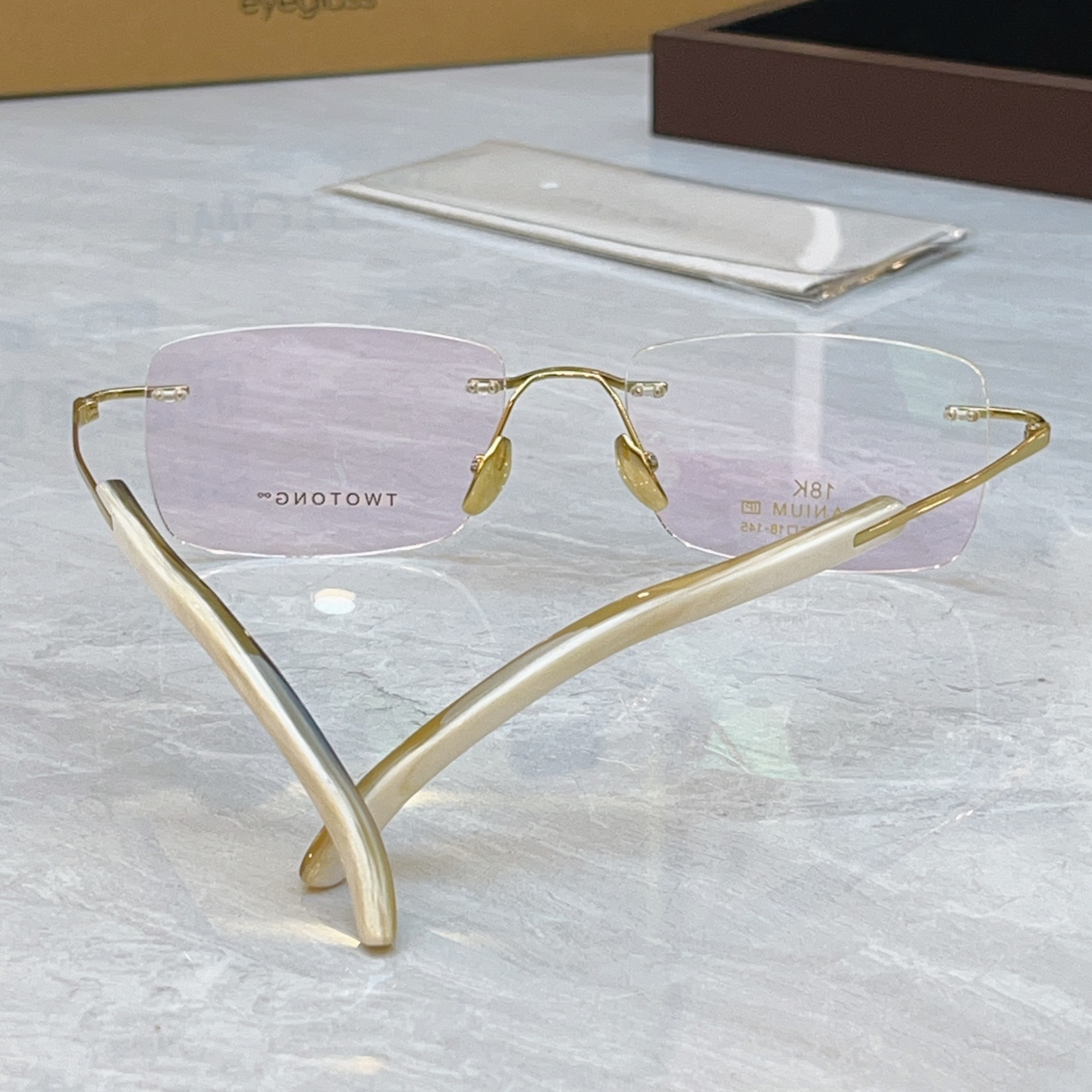 ，【TWOTONG】新款眼镜架，MODEL：V908，SIZE：56口18-145，钛框 牛角镜腿✨【配木盒+袋+牛角护