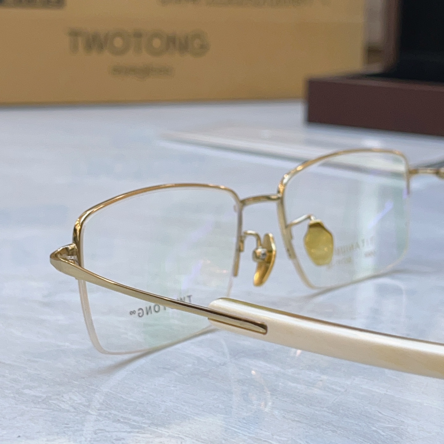 ，【TWOTONG】新款眼镜架，MODEL：V906，SIZE：55口17-145，钛框 牛角镜腿✨【配木盒+袋+牛角护