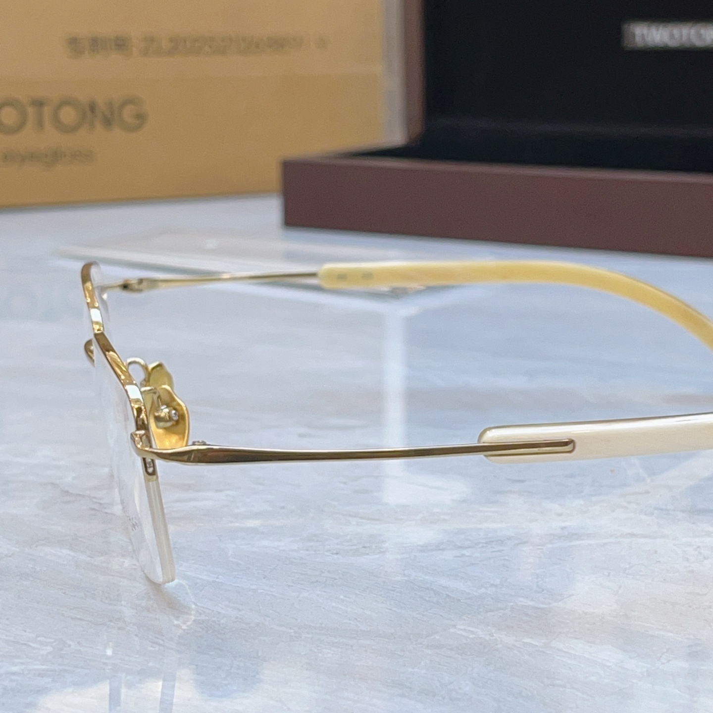 ，【TWOTONG】新款眼镜架，MODEL：V906，SIZE：55口17-145，钛框 牛角镜腿✨【配木盒+袋+牛角护