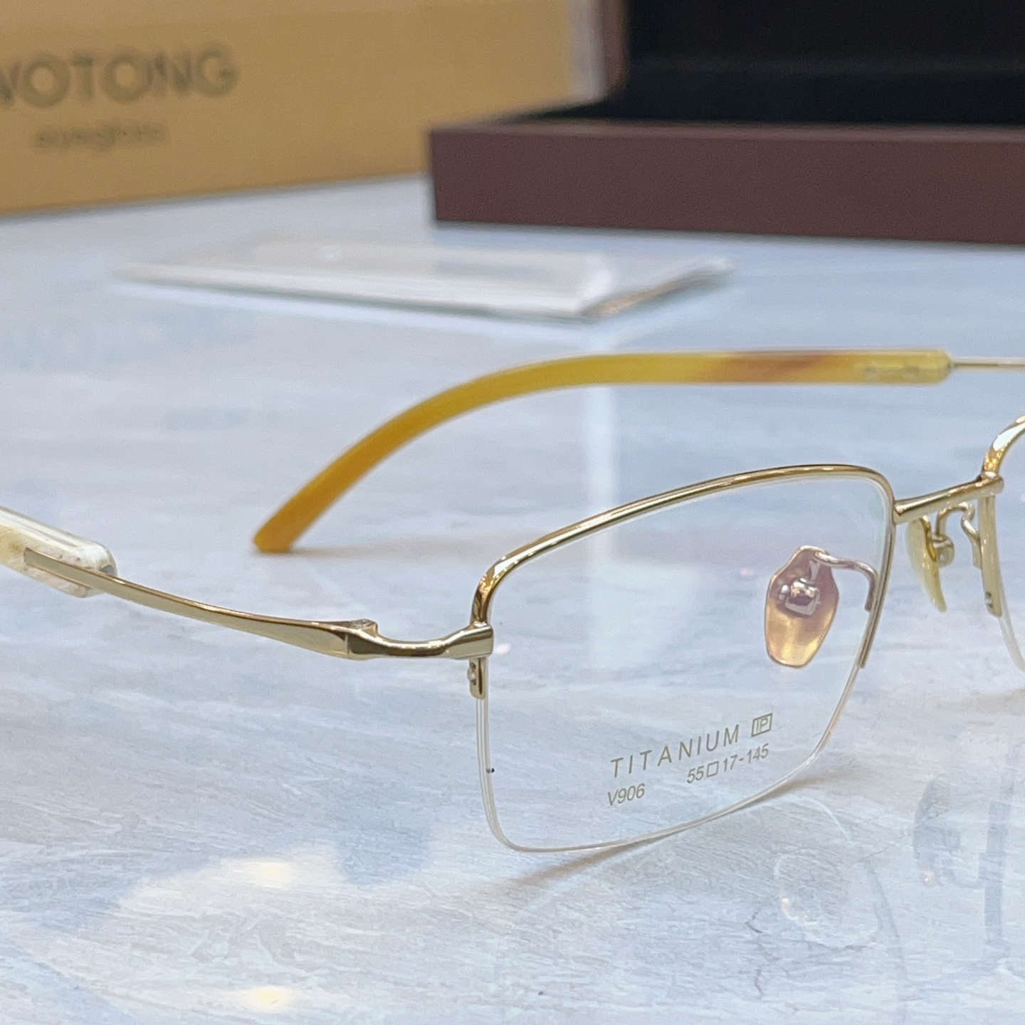 ，【TWOTONG】新款眼镜架，MODEL：V906，SIZE：55口17-145，钛框 牛角镜腿✨【配木盒+袋+牛角护