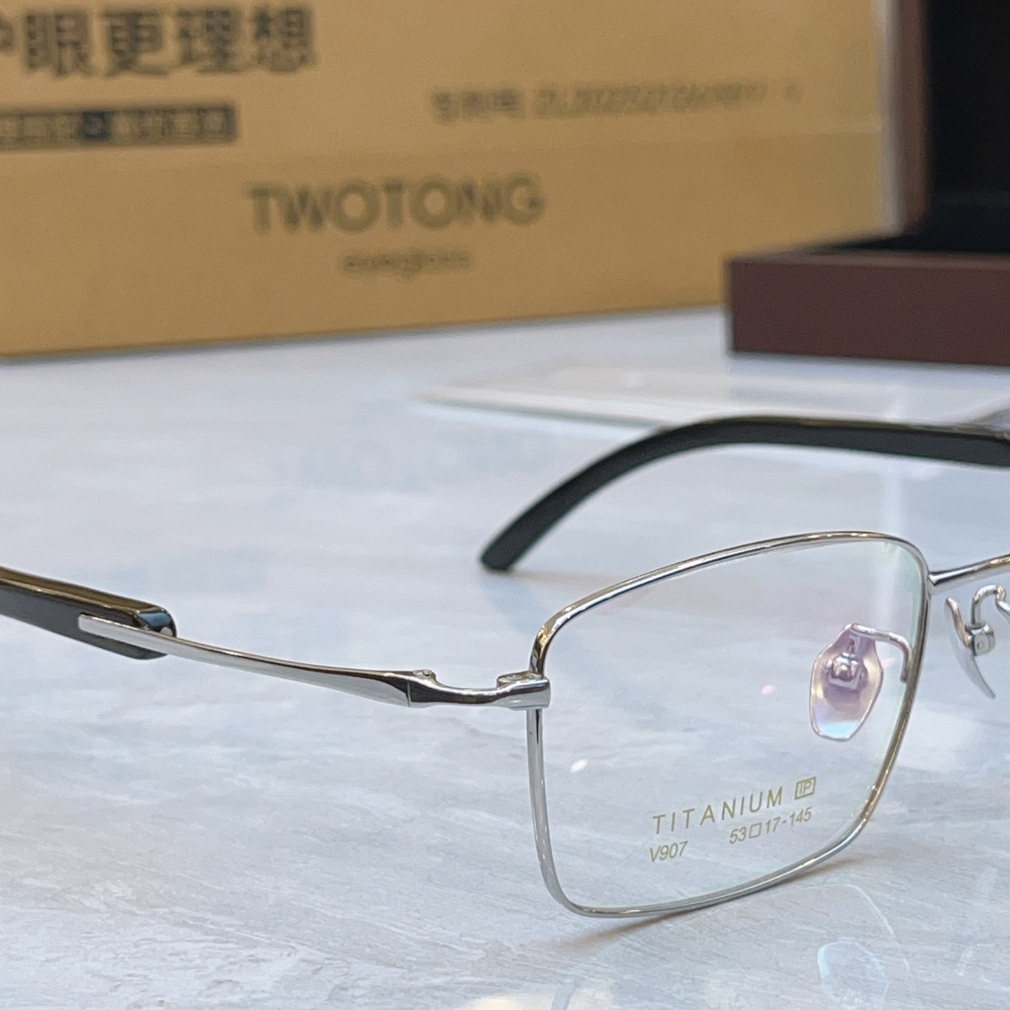 ，【TWOTONG】新款眼镜架，MODEL：V907，SIZE：53口17-145，钛框 牛角镜腿✨【配木盒+袋+牛角护