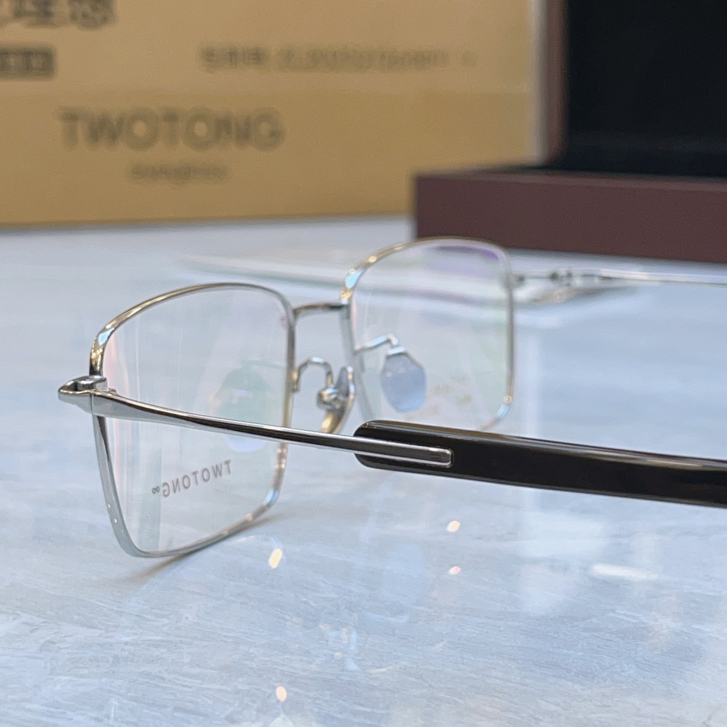 ，【TWOTONG】新款眼镜架，MODEL：V907，SIZE：53口17-145，钛框 牛角镜腿✨【配木盒+袋+牛角护