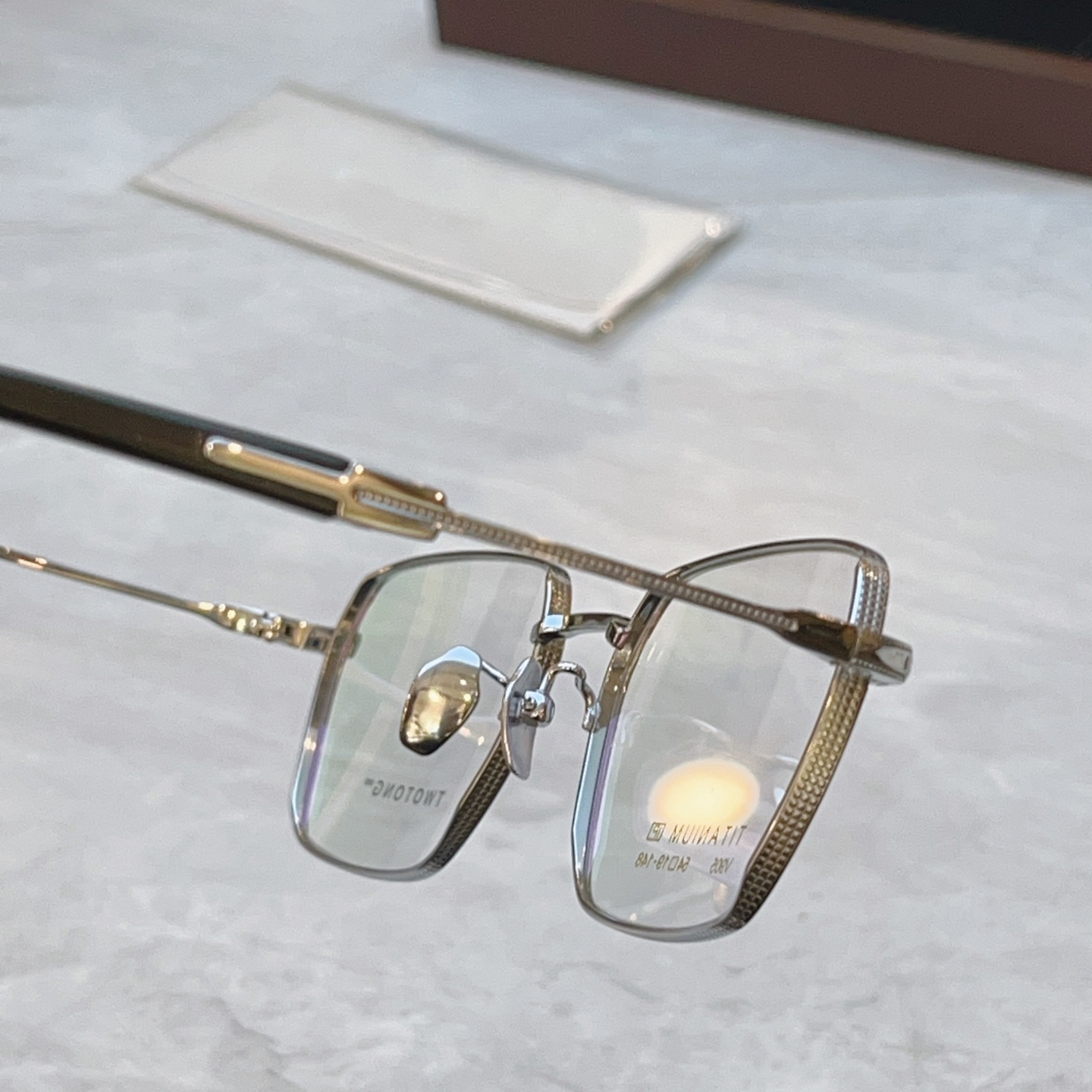 ，【TWOTONG】新款眼镜架，MODEL：V905，SIZE：54口19-148，钛框 牛角镜腿✨【配木盒+袋+牛角护