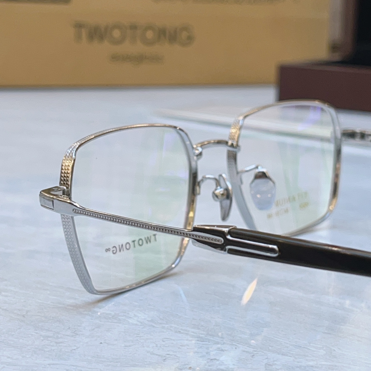 ，【TWOTONG】新款眼镜架，MODEL：V905，SIZE：54口19-148，钛框 牛角镜腿✨【配木盒+袋+牛角护