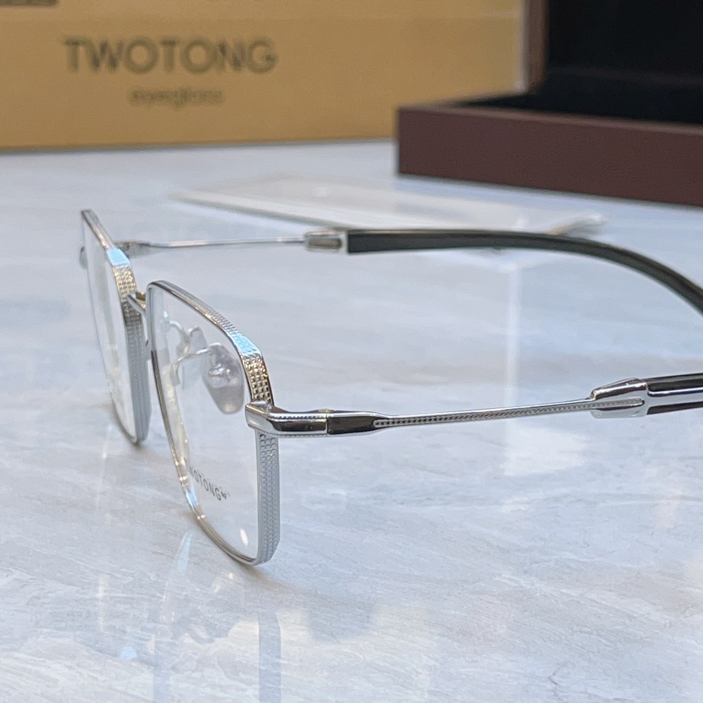 ，【TWOTONG】新款眼镜架，MODEL：V905，SIZE：54口19-148，钛框 牛角镜腿✨【配木盒+袋+牛角护